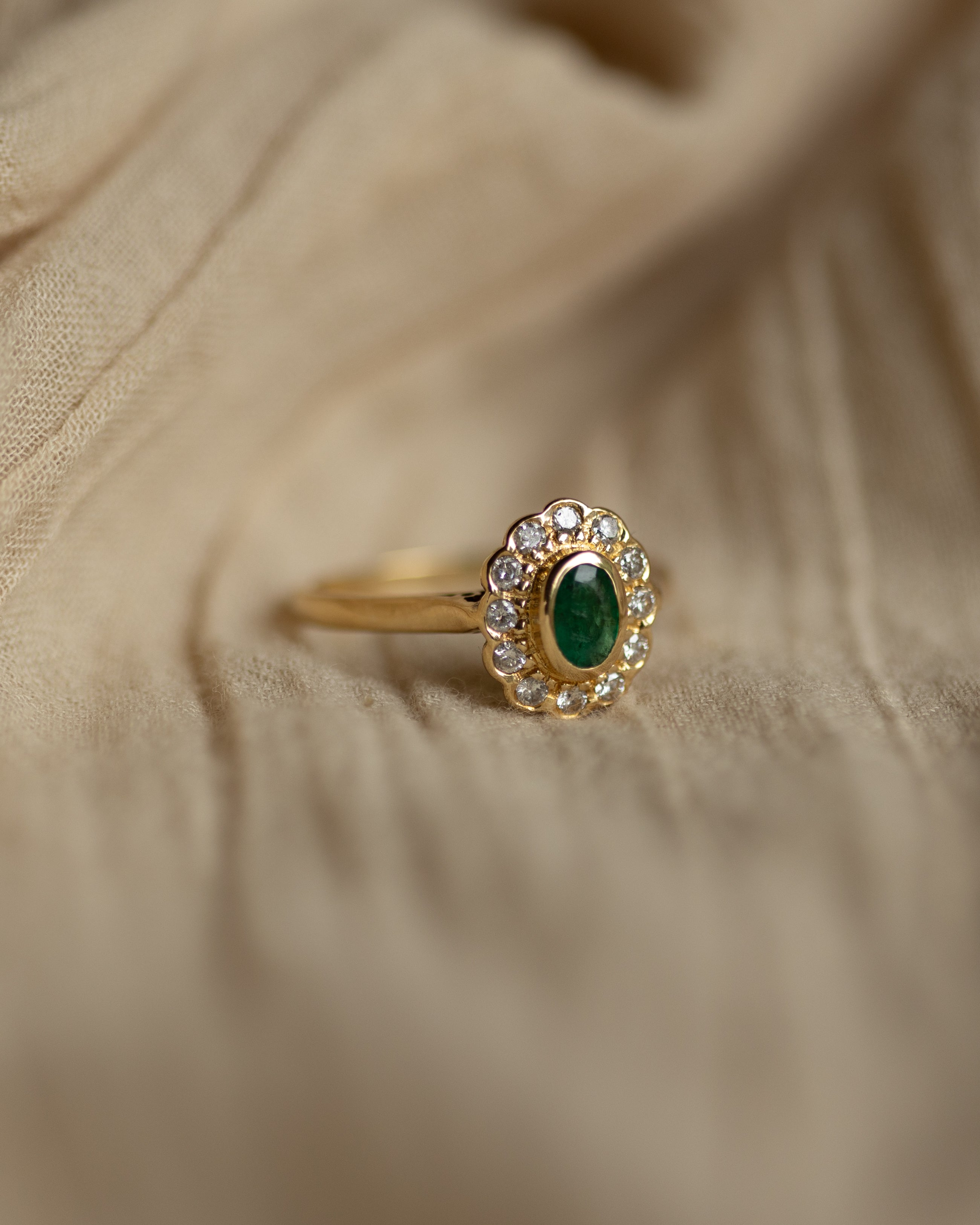 Edith Vintage 18ct Gold Emerald & Diamond Cluster Ring