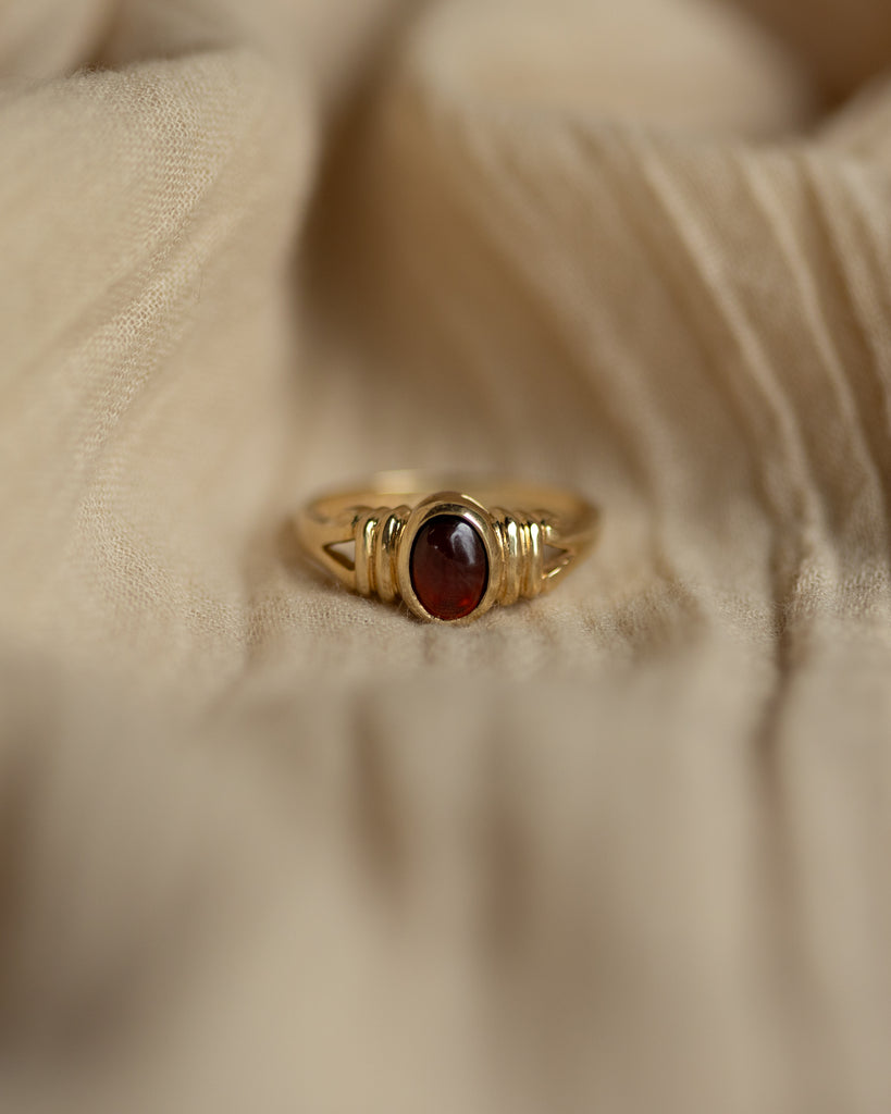 Drusilla 1994 Vintage 9ct Gold Garnet Single Stone Ring