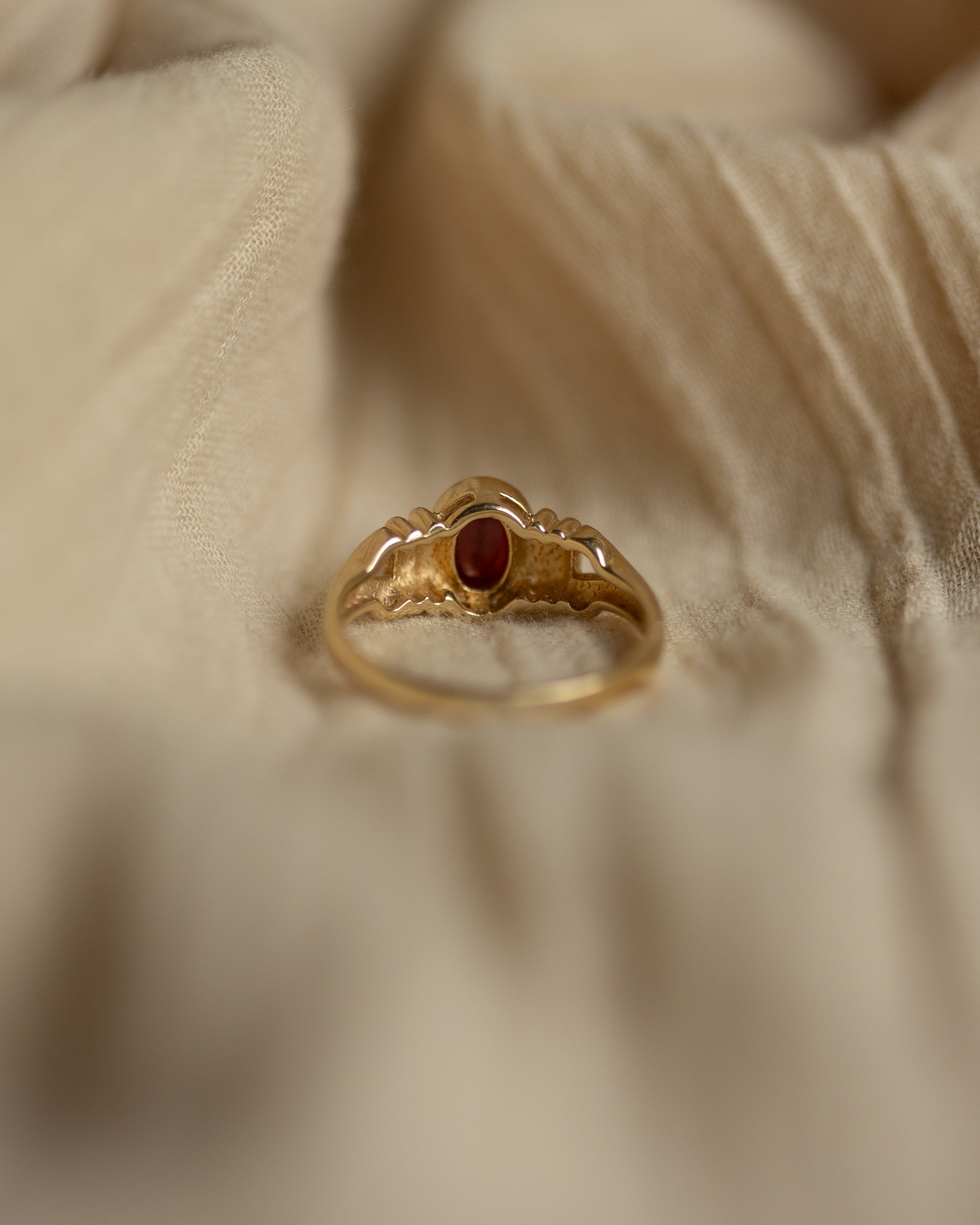 Drusilla 1994 Vintage 9ct Gold Garnet Single Stone Ring