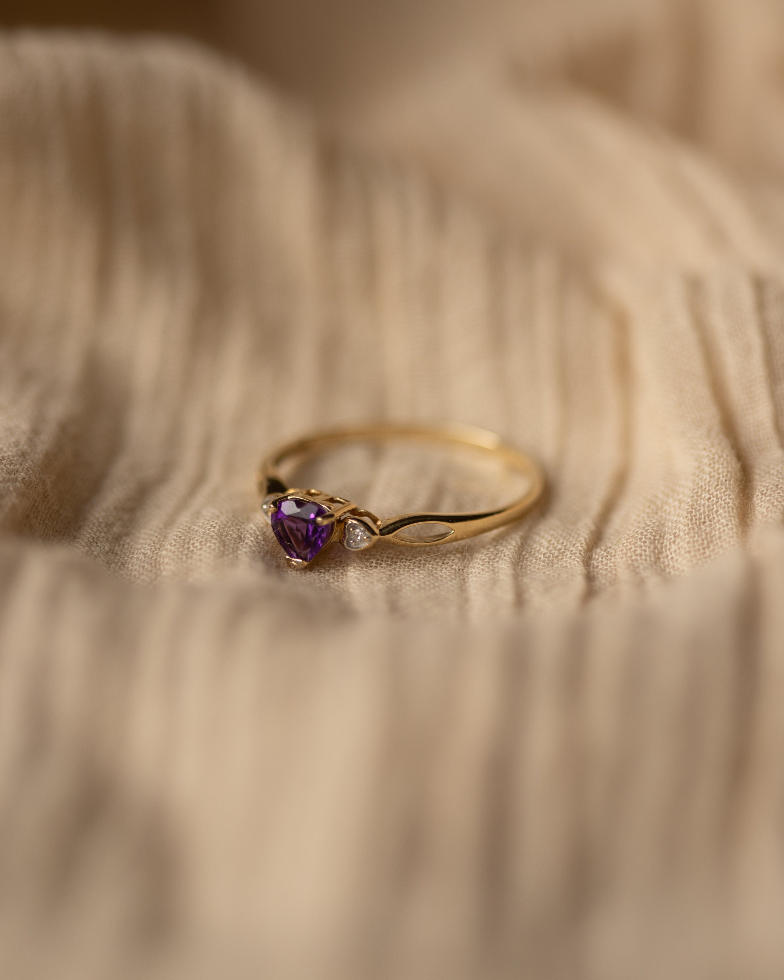 Minnie Vintage 9ct Gold Heart-Shaped Amethyst & Diamond Ring