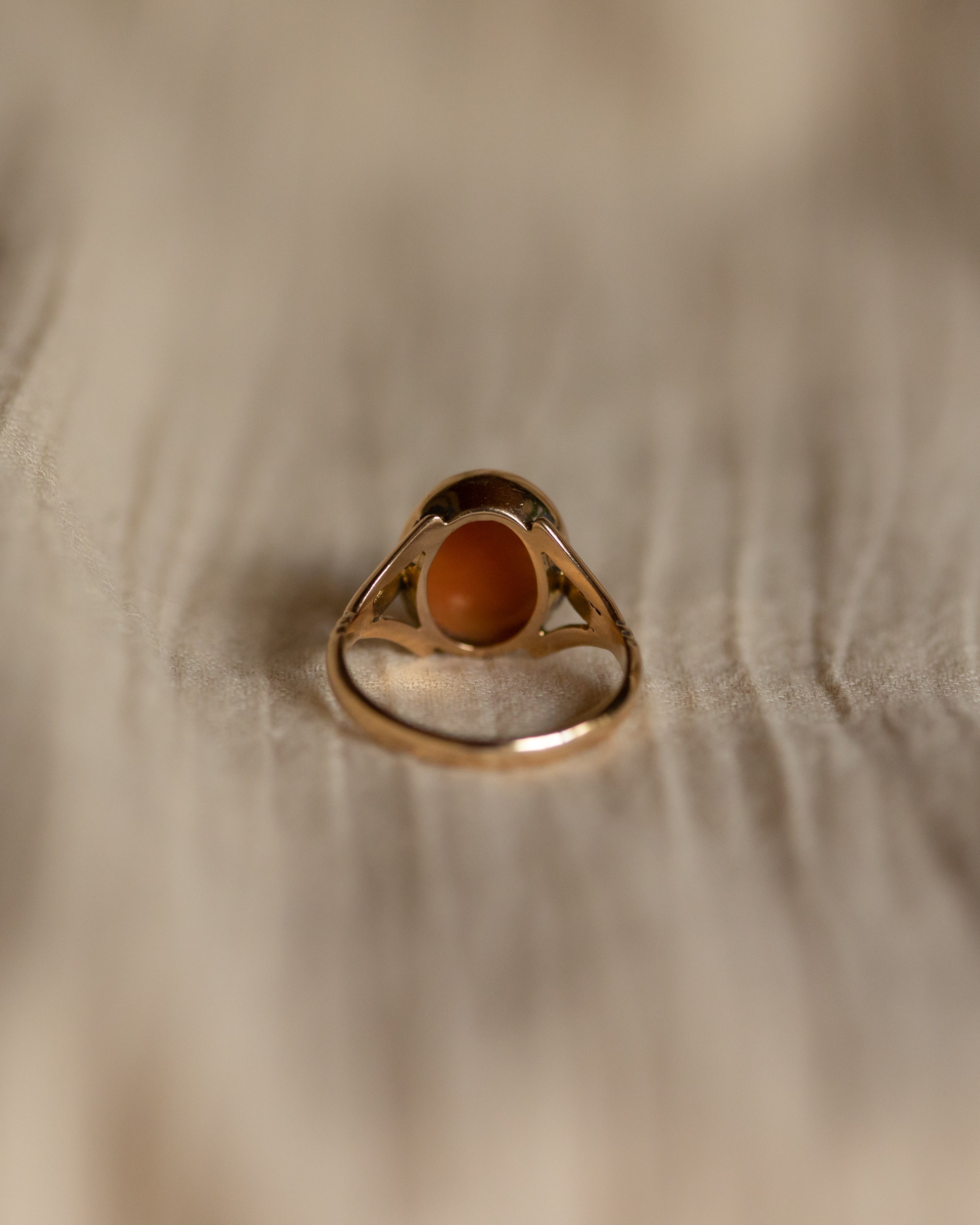 Ivy 1975 Vintage 9ct Gold Cameo Ring