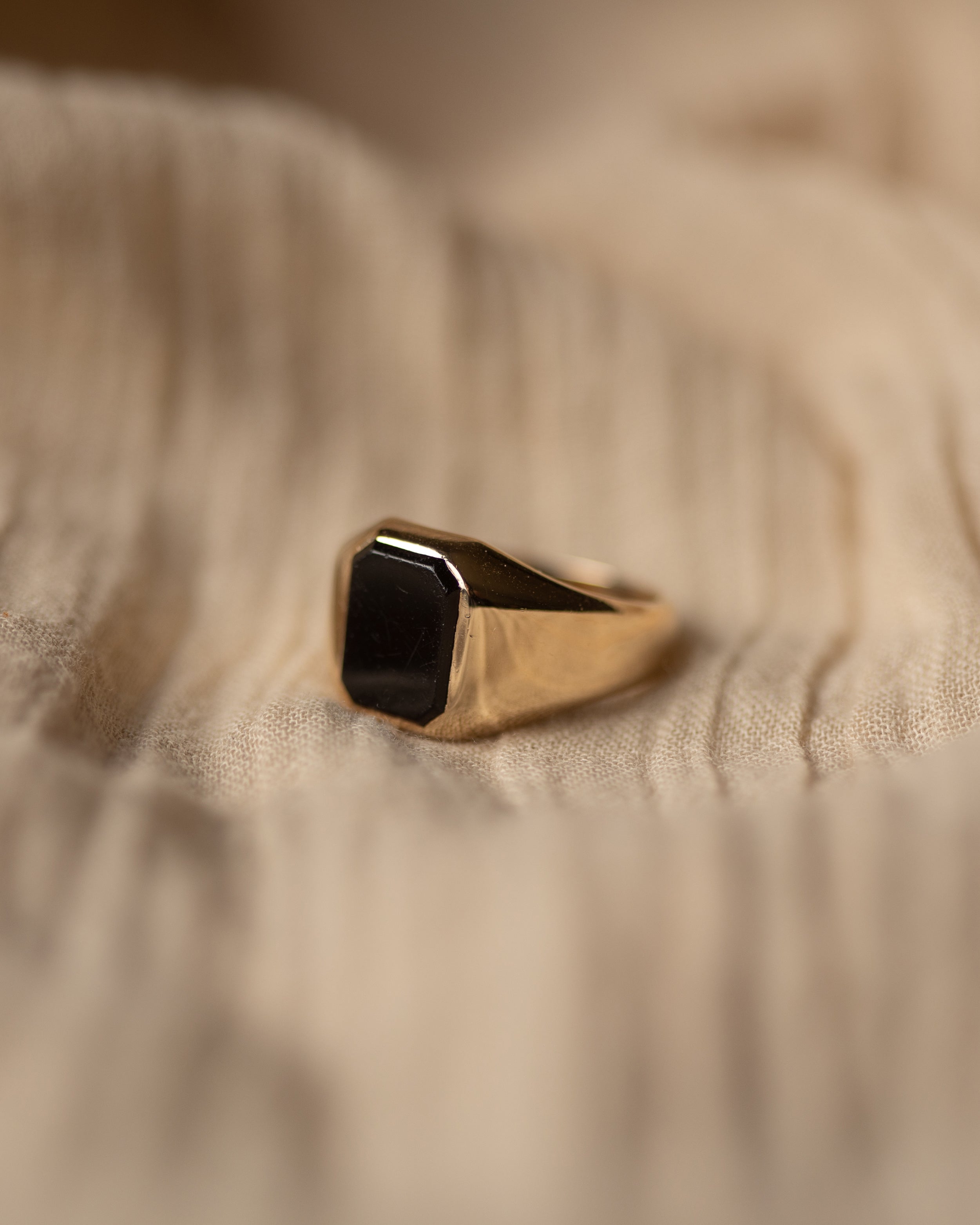 Ellis 1965 Vintage 9ct Gold Black Onyx Signet Ring