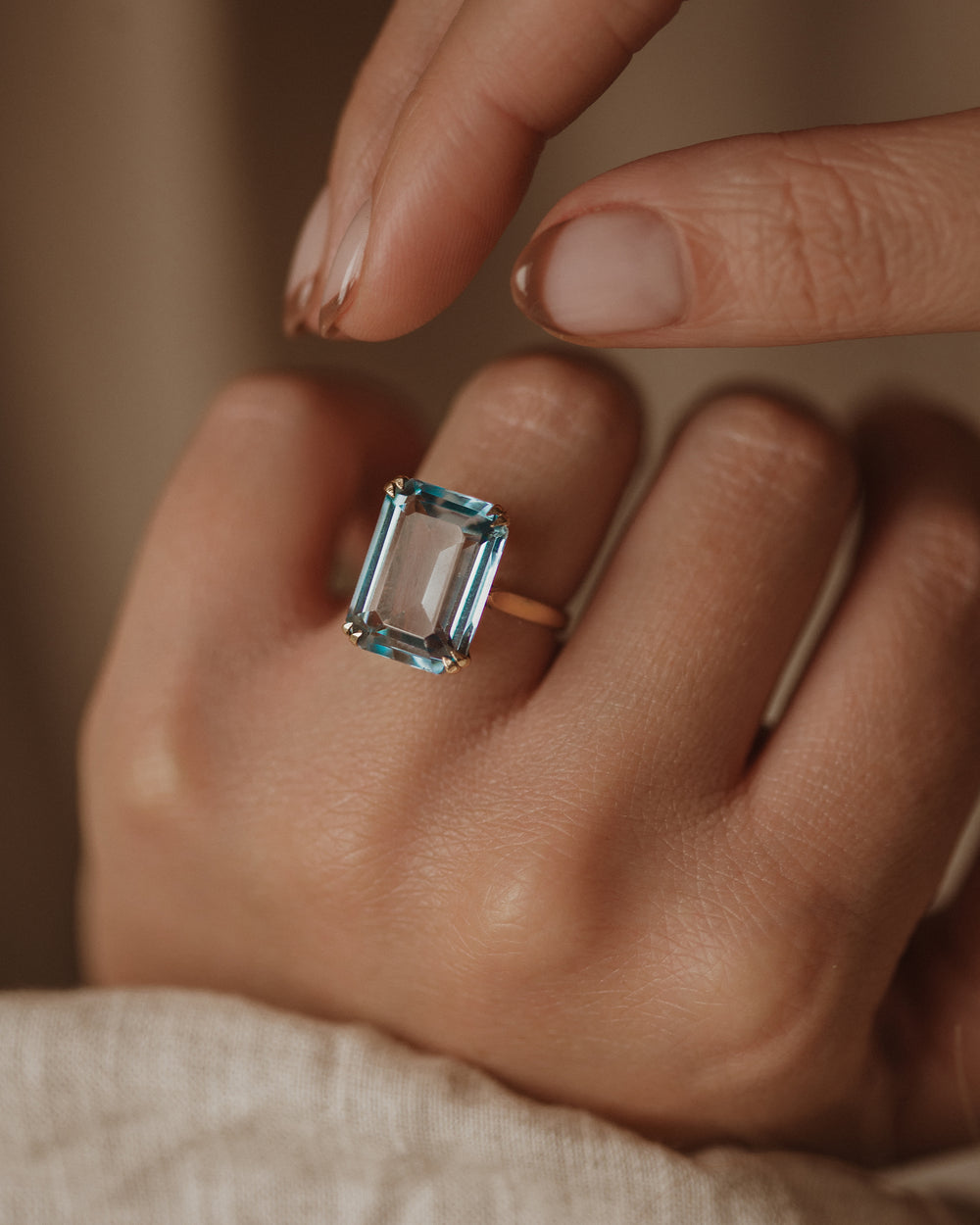 Blanche 1964 Vintage 9ct Gold Blue Spinel Cocktail Ring