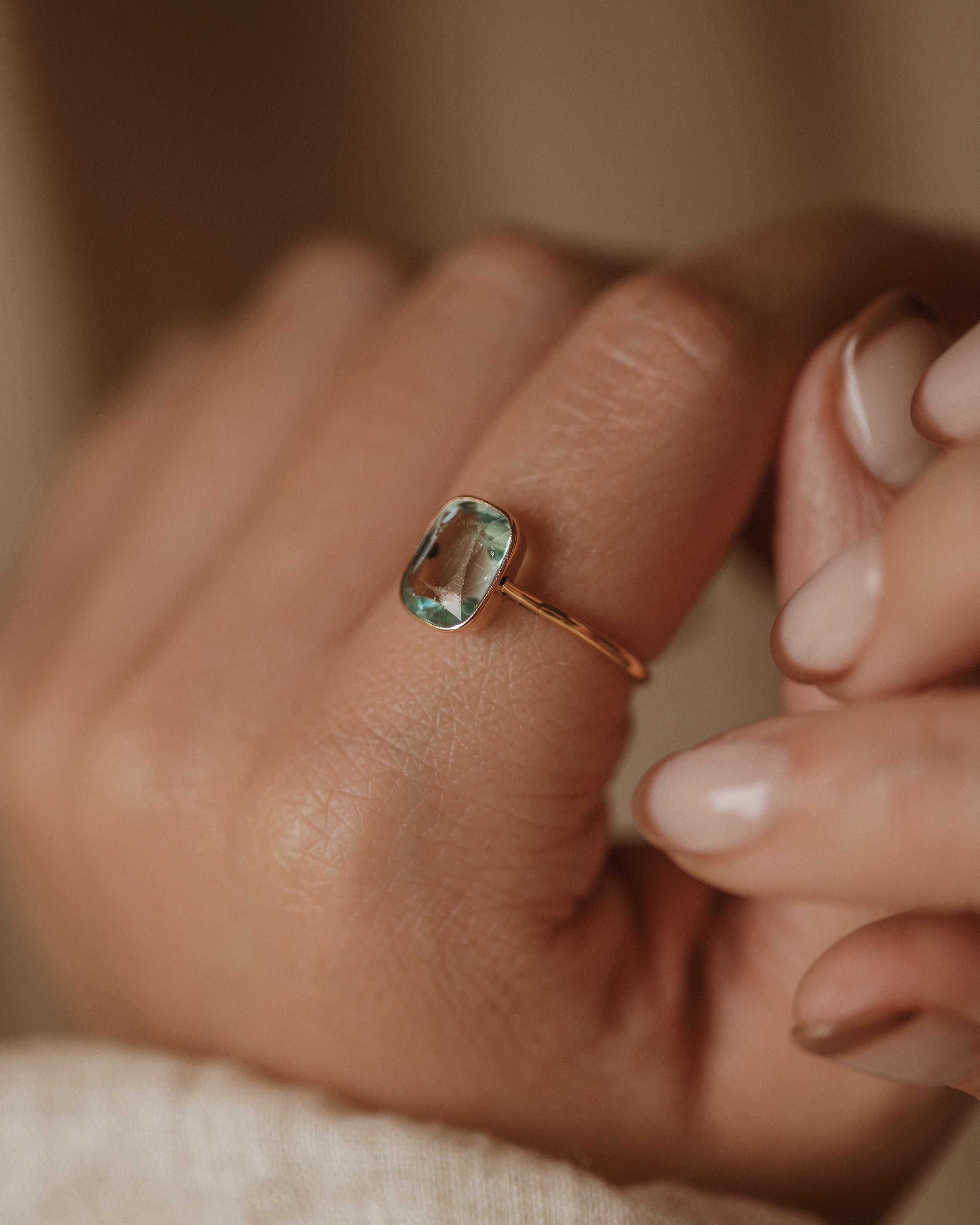 Hannah Vintage 9ct Gold Blue Paste Solitaire Ring