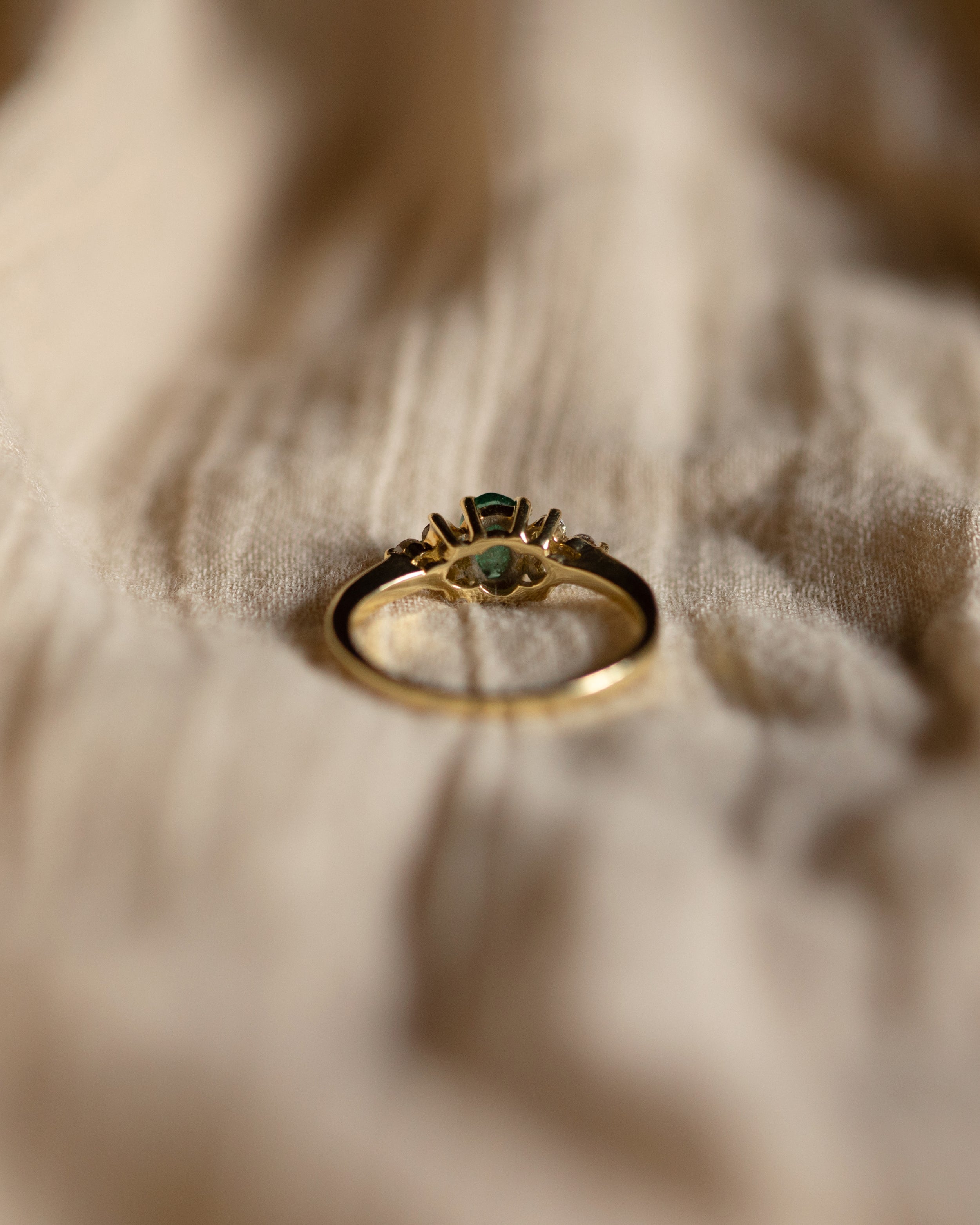 Florentine Vintage 18ct Gold Emerald & Diamond Ring