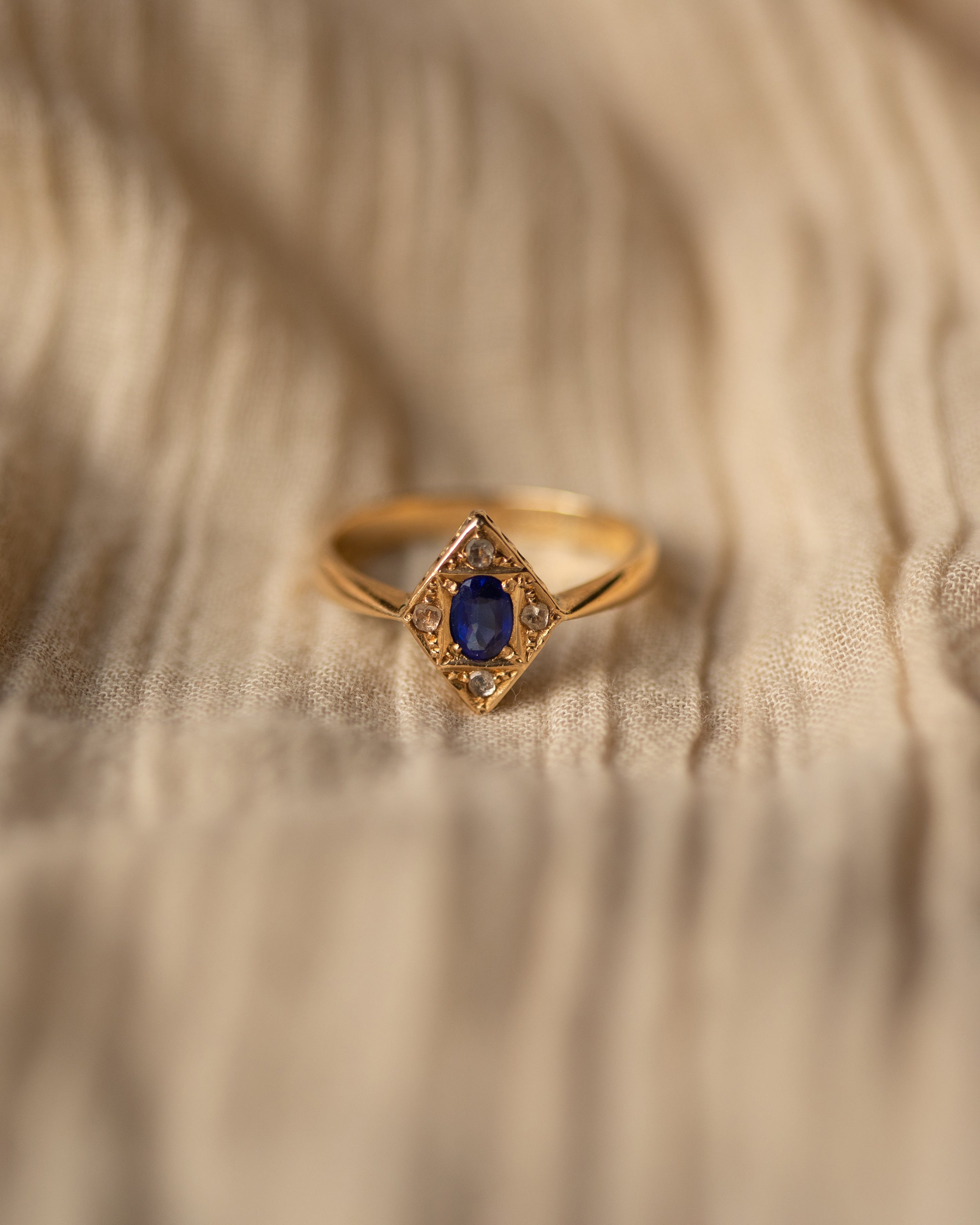 Ivy Vintage 18ct Gold Sapphire & Diamond Ring