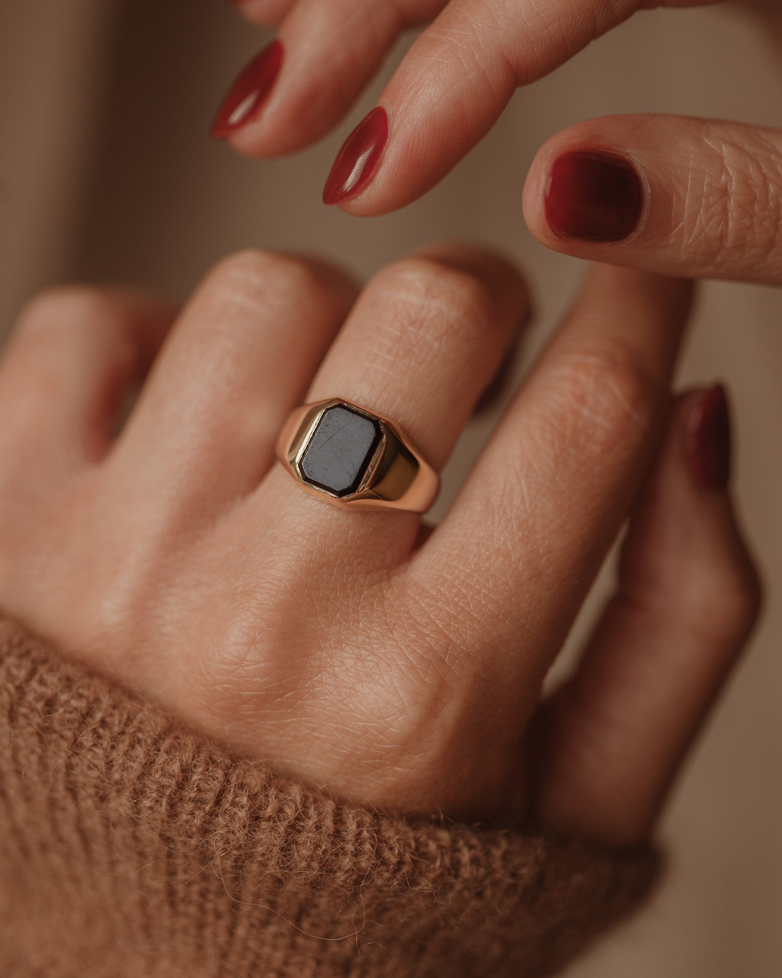 Ellis 1965 Vintage 9ct Gold Black Onyx Signet Ring