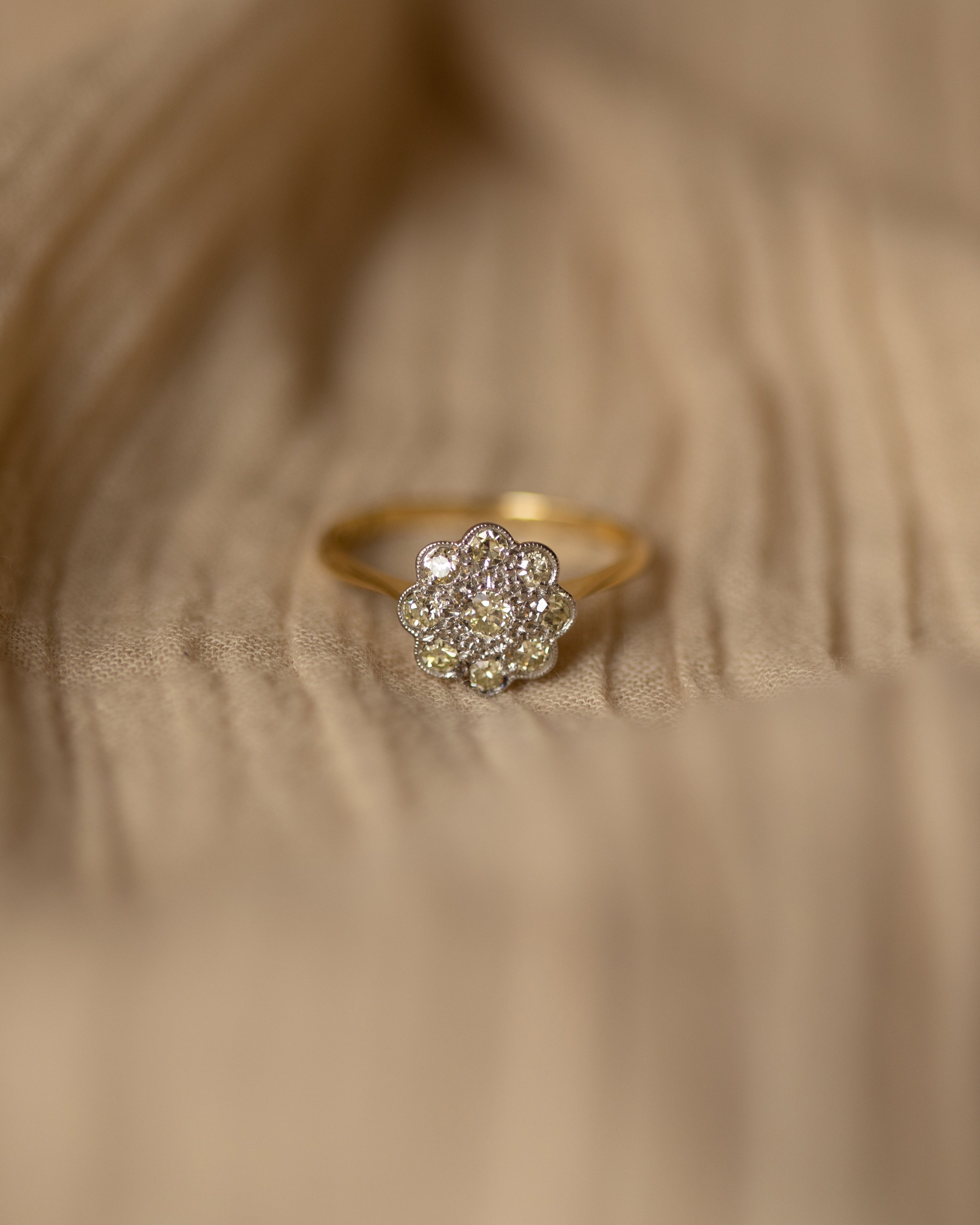 Olivia Antique 18ct Gold Diamond Daisy Cluster Ring