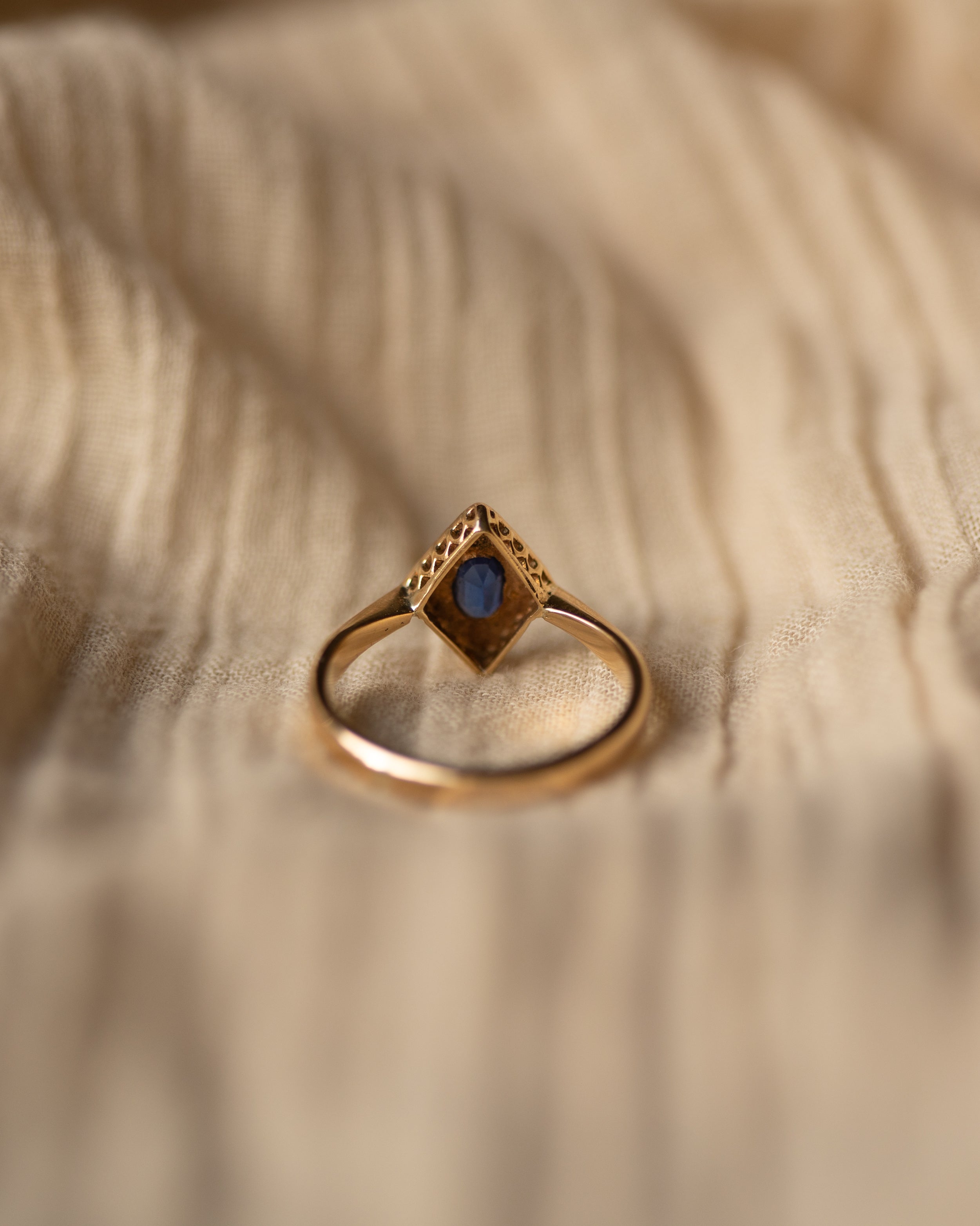 Ivy Vintage 18ct Gold Sapphire & Diamond Ring