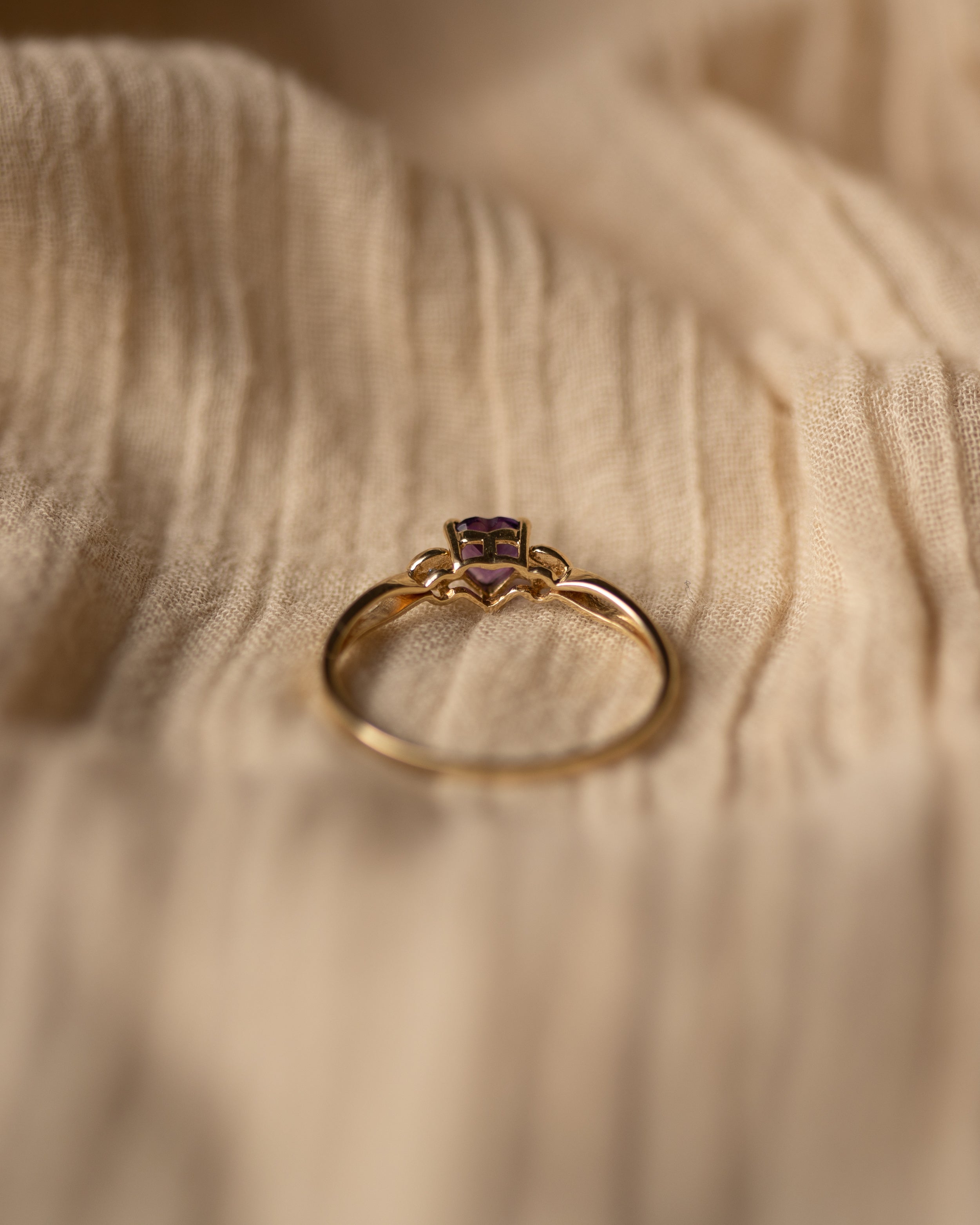 Minnie Vintage 9ct Gold Heart-Shaped Amethyst & Diamond Ring