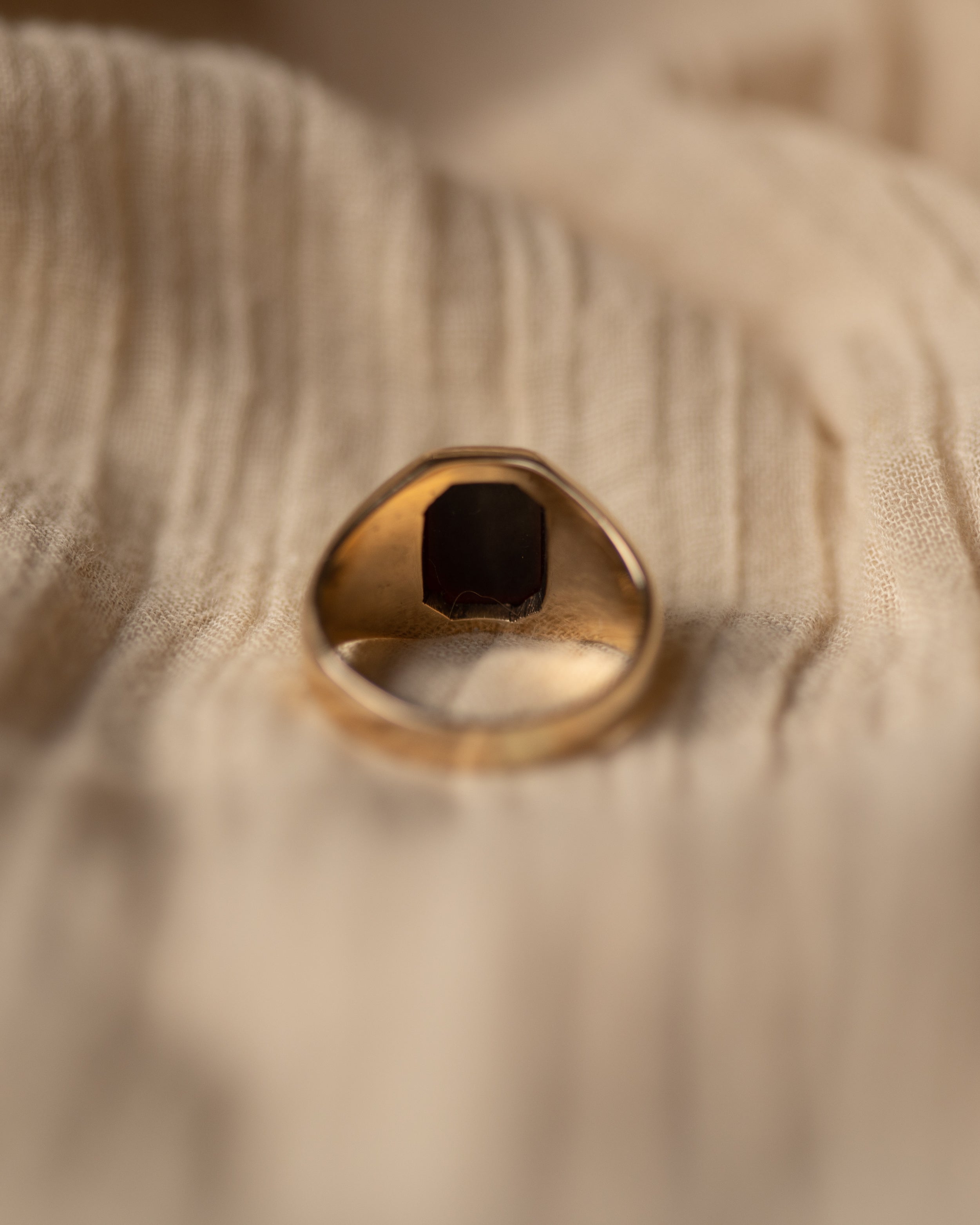 Ellis 1965 Vintage 9ct Gold Black Onyx Signet Ring