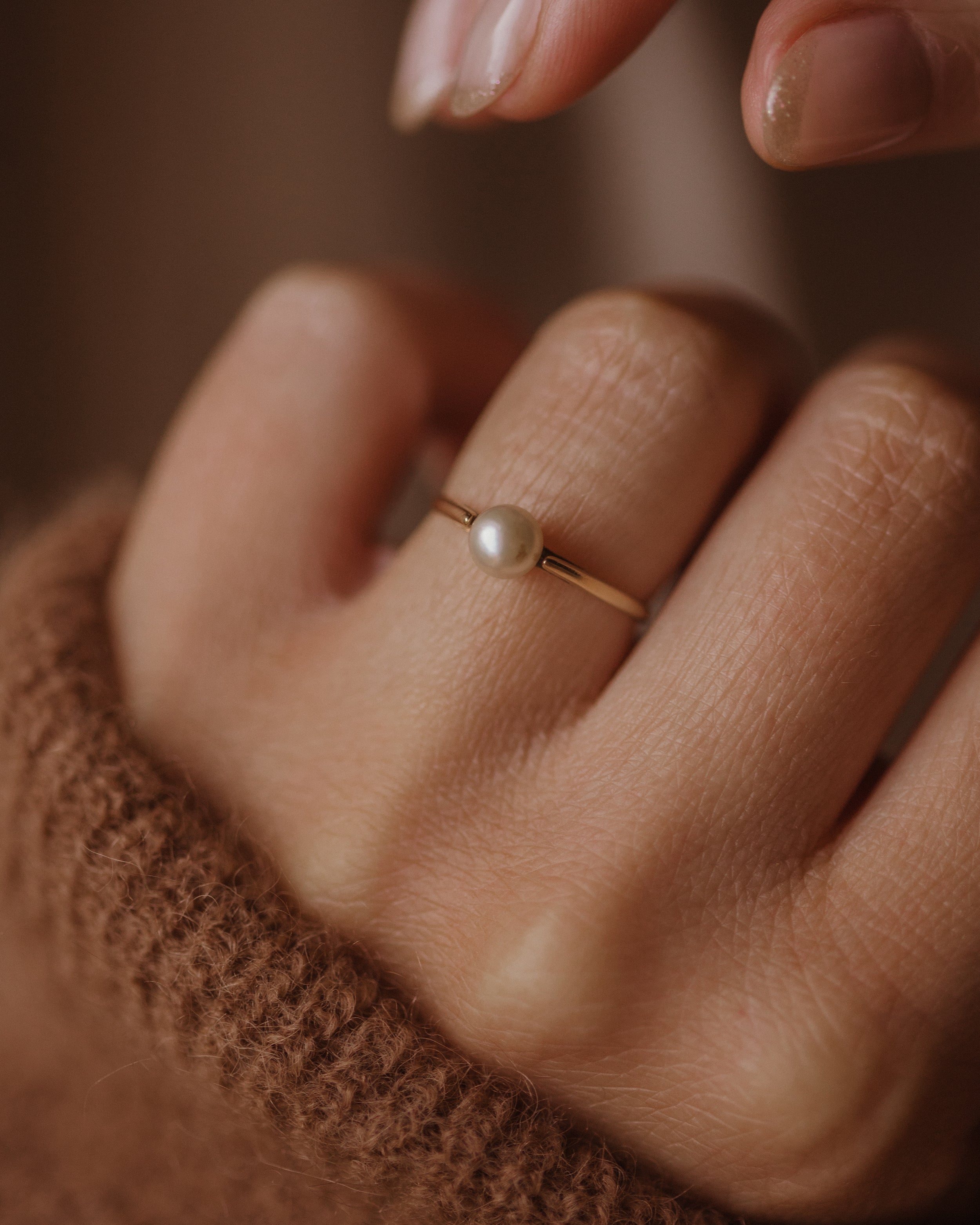 Image of Antonia 1988 Vintage 9ct Gold Pearl Solitaire Ring