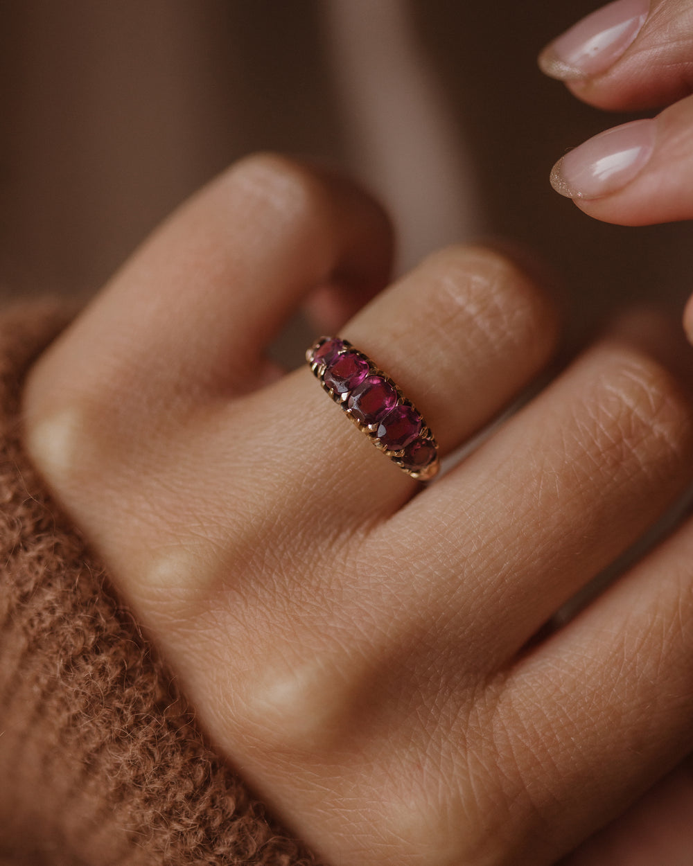 Regina Antique Victorian 9ct Gold Garnet Five Stone Ring