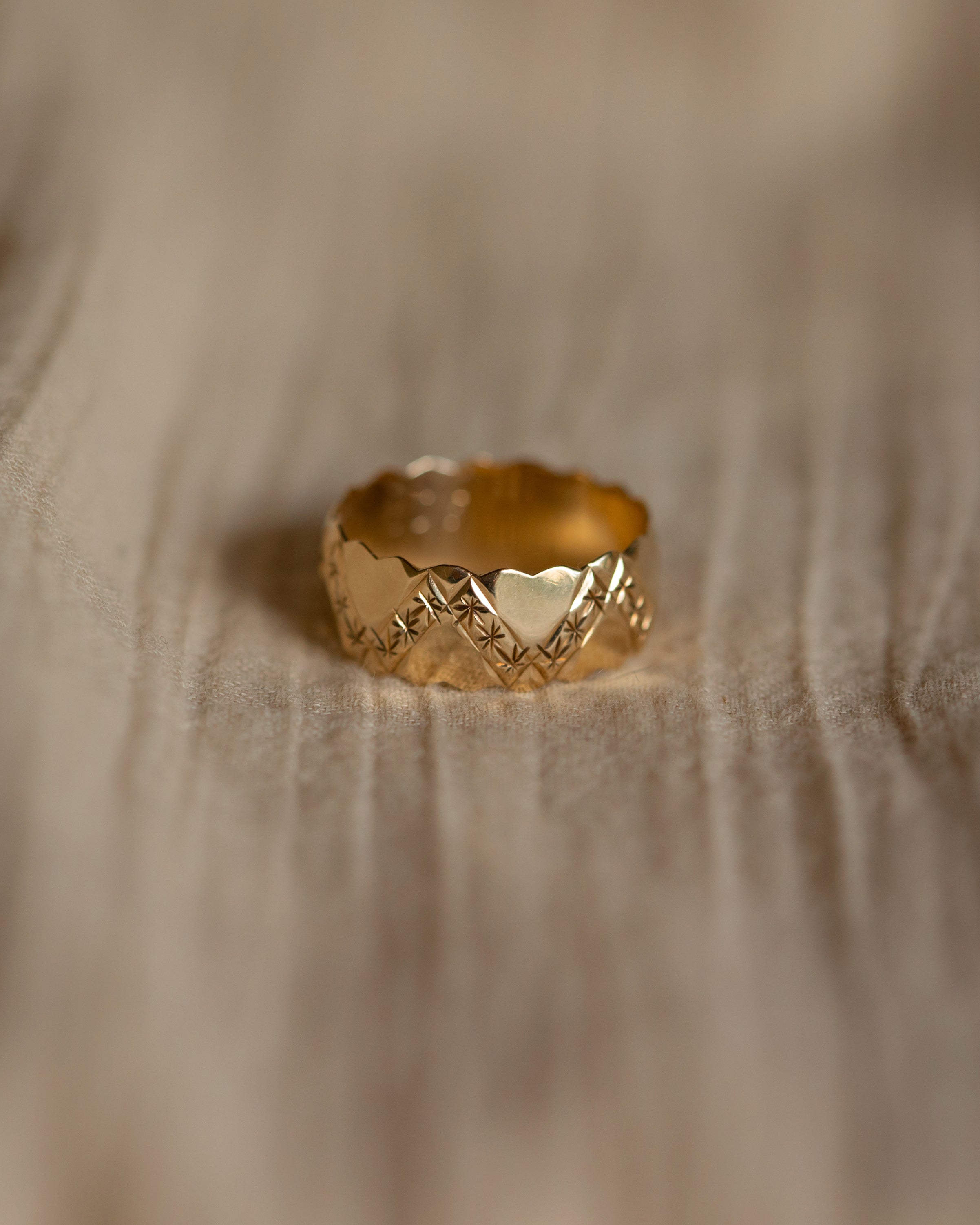 Image of Frances 1986 Vintage 9ct Gold Scalloped Band Ring