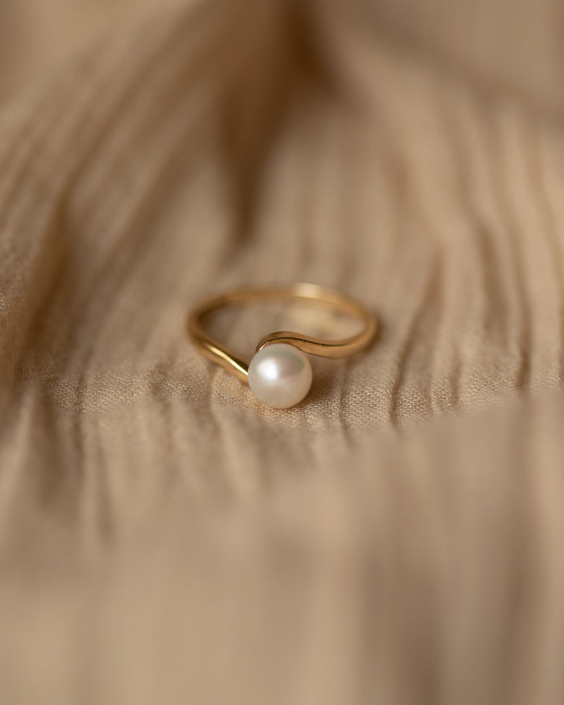 Claudette 1989 Vintage 9ct Gold Pearl Crossover Ring