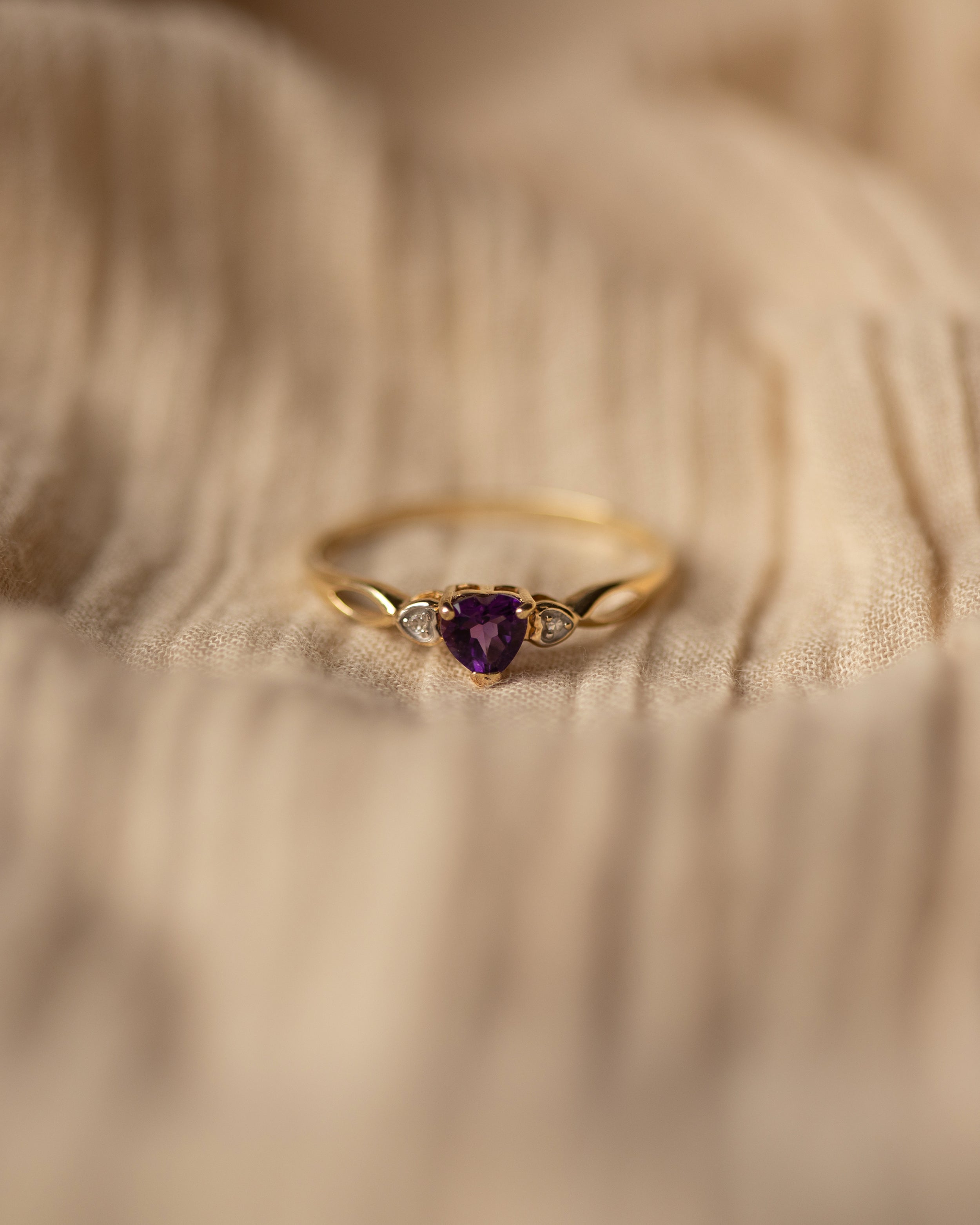 Minnie Vintage 9ct Gold Heart-Shaped Amethyst & Diamond Ring
