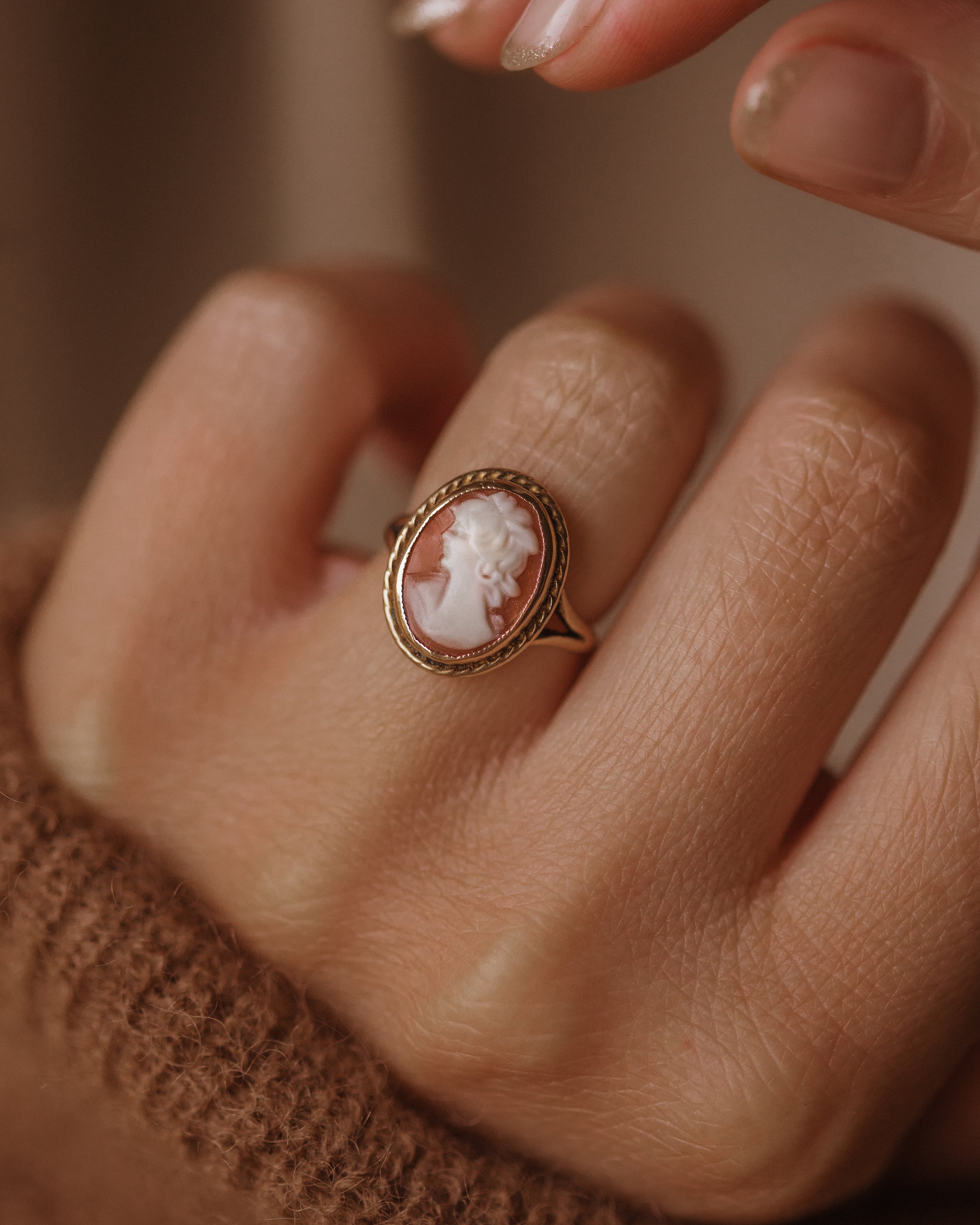 Image of Eleanora 1966 Vintage 9ct Gold Cameo Ring