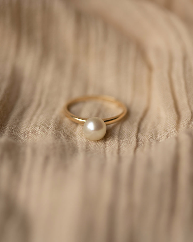 Dorothea Vintage 14ct Gold Pearl Solitaire Ring