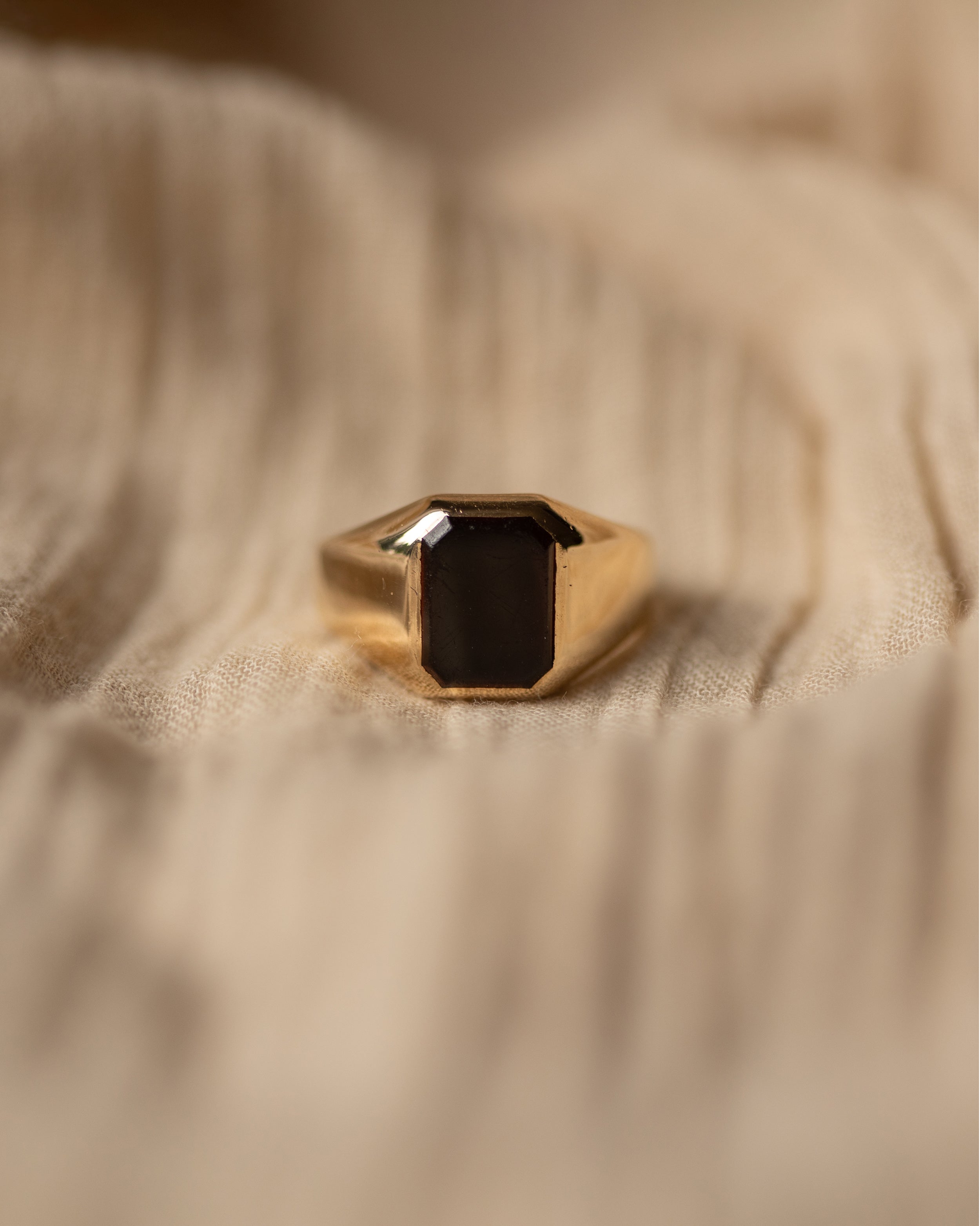 Image of Ellis 1965 Vintage 9ct Gold Black Onyx Signet Ring