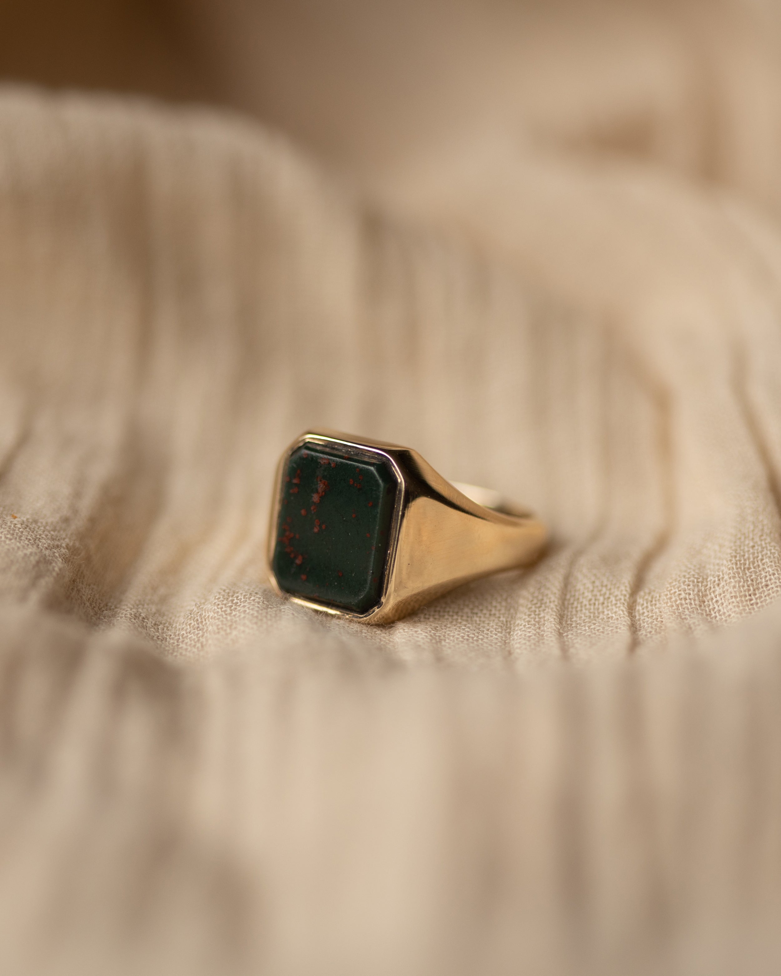 Veronica 1973 Vintage 9ct Gold Bloodstone Signet Ring