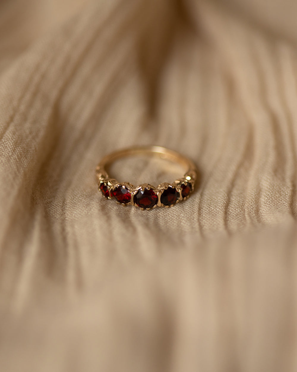 Claribel 1978 Vintage 9ct Gold Garnet Five Stone Ring