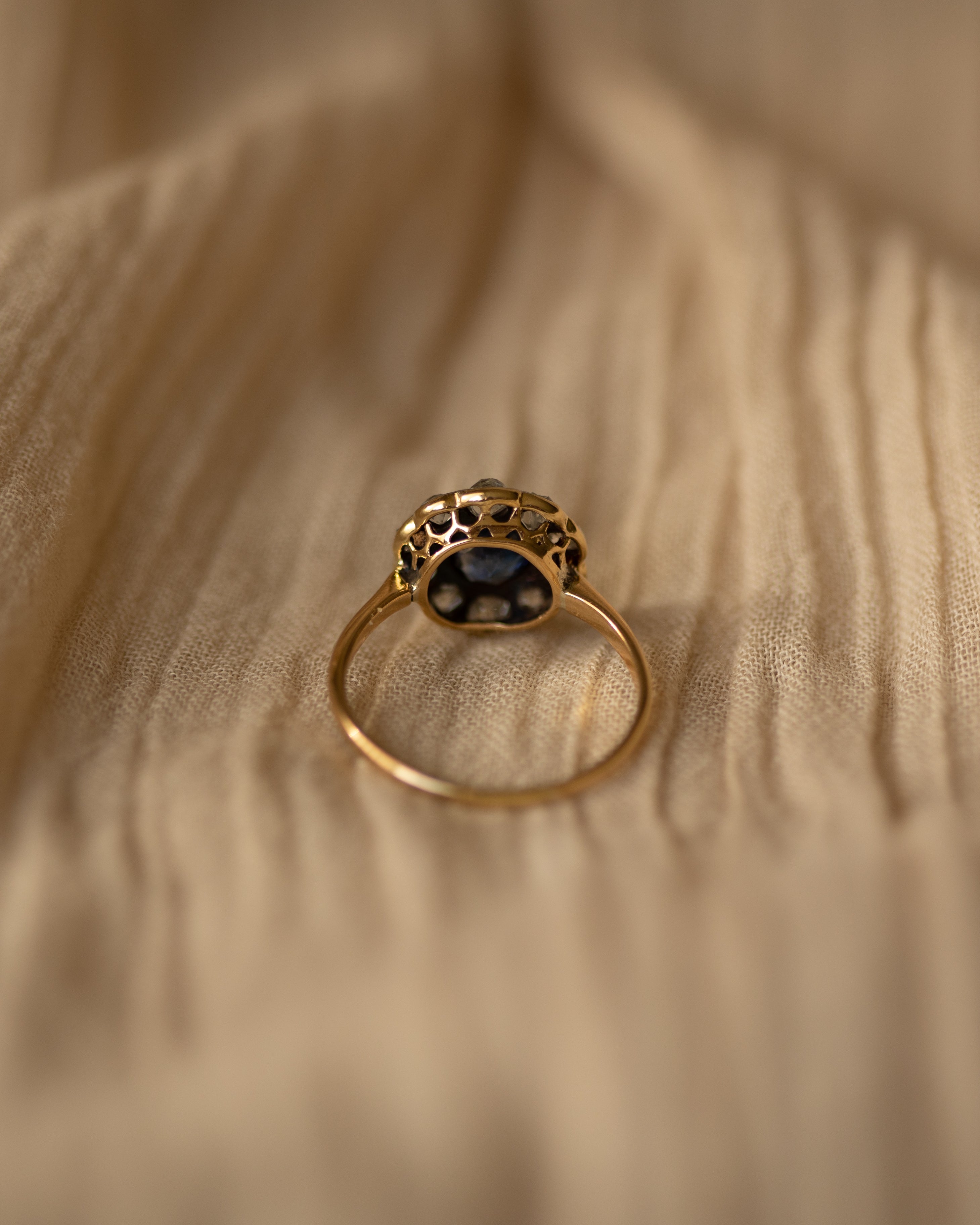 Celeste Antique 18ct Gold Sapphire & Diamond Daisy Cluster Ring