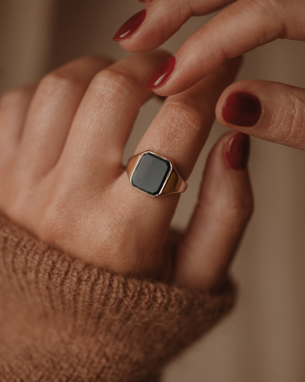 Veronica 1973 Vintage 9ct Gold Bloodstone Signet Ring