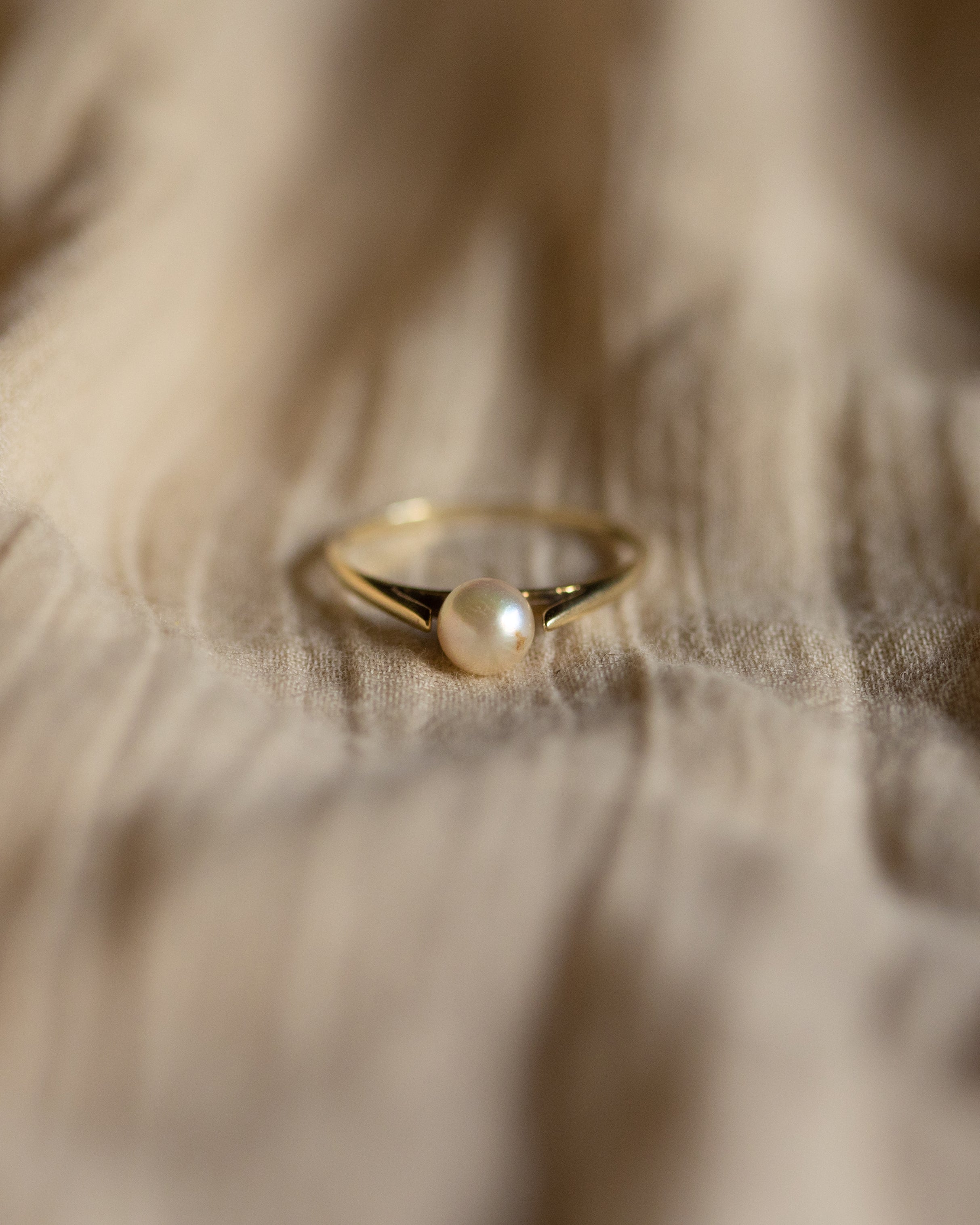 Antonia 1988 Vintage 9ct Gold Pearl Solitaire Ring