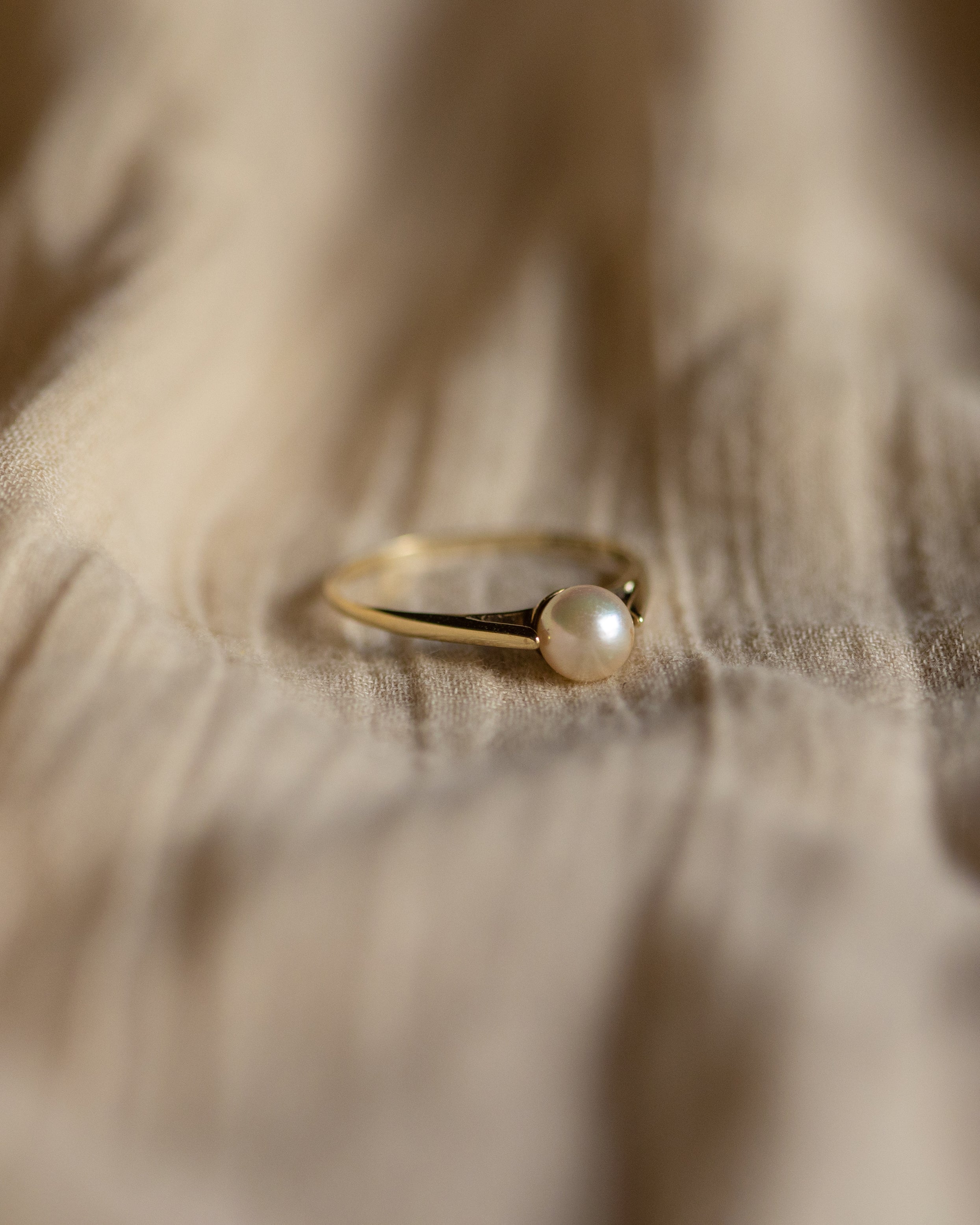 Antonia 1988 Vintage 9ct Gold Pearl Solitaire Ring