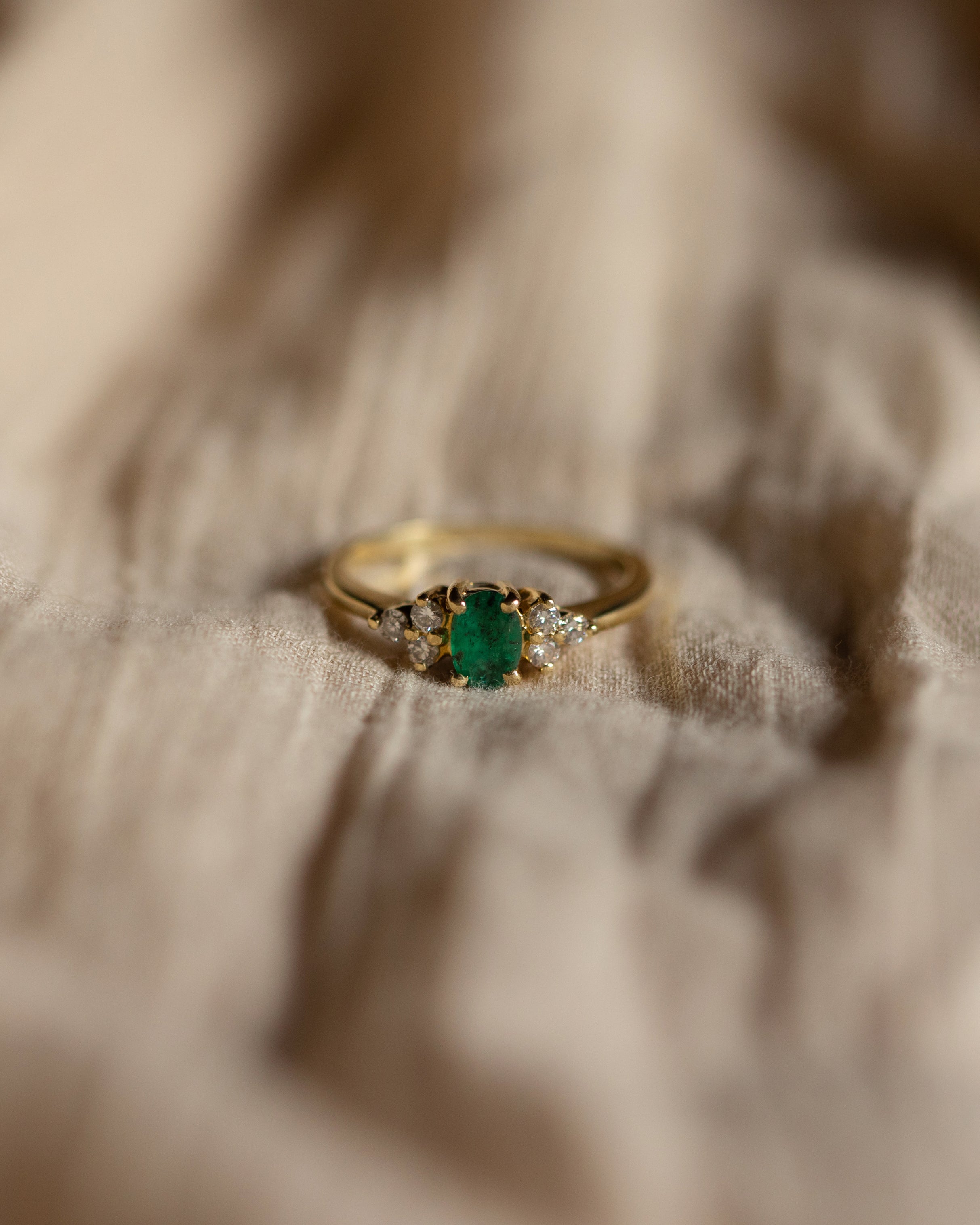Florentine Vintage 18ct Gold Emerald & Diamond Ring