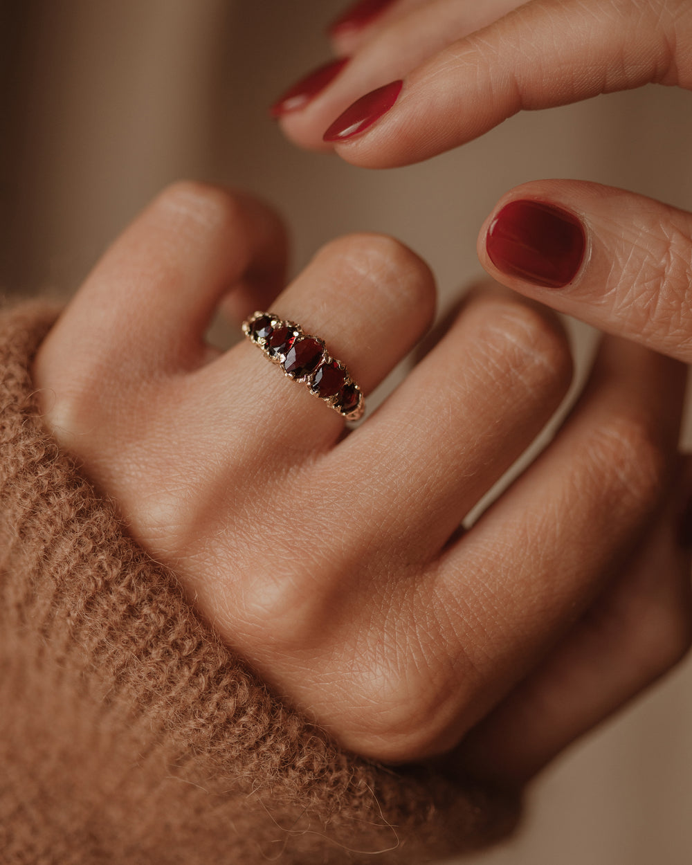 Angeline 1978 Vintage 9ct Gold Garnet Five Stone Ring