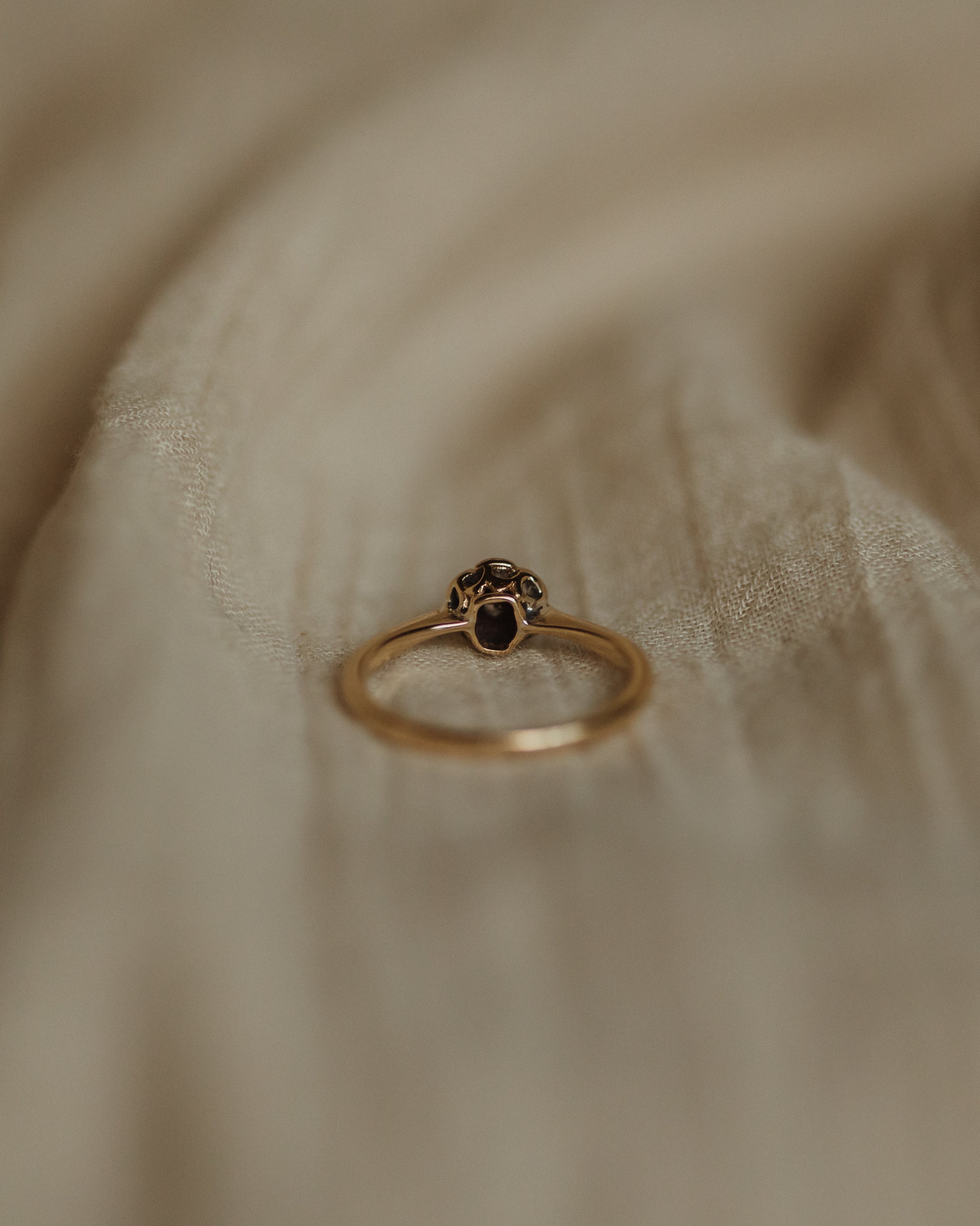 Eliza Vintage 18ct Gold Diamond Daisy Cluster Ring