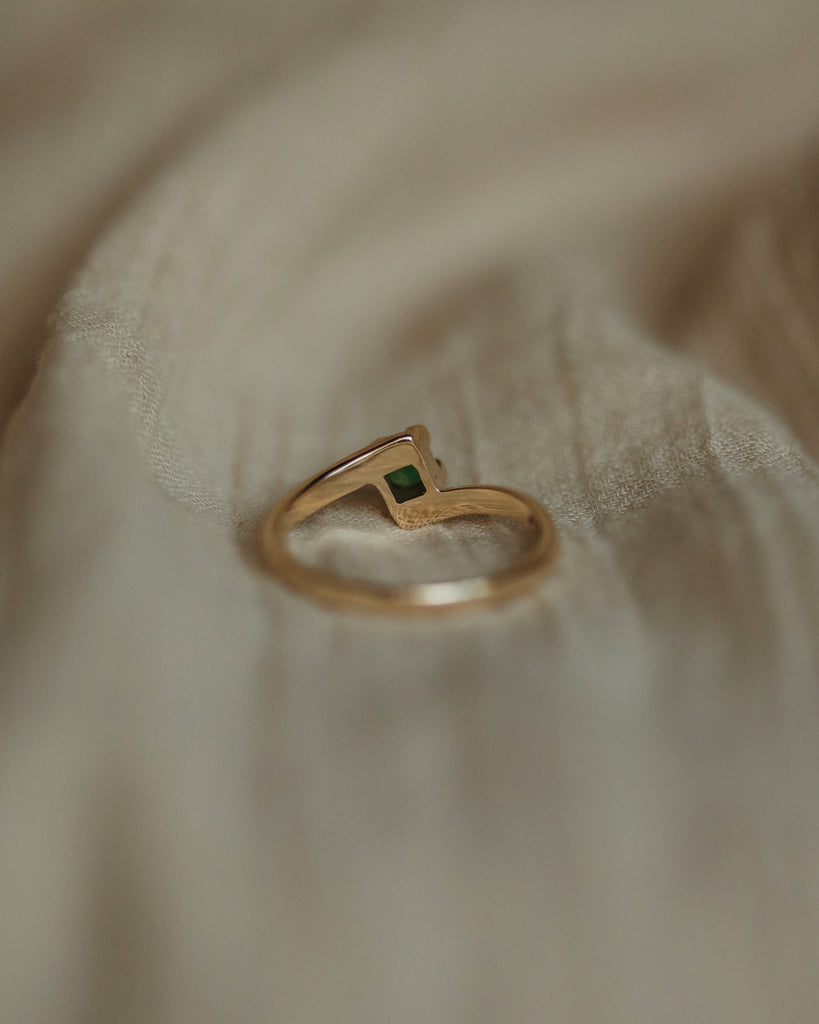 Catalina 1980 Vintage 9ct Gold Emerald Crossover Ring