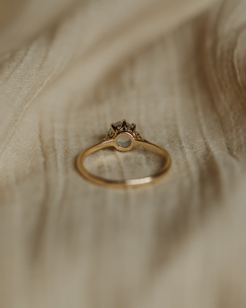 Marisol Vintage 9ct Gold Moonstone Solitaire Ring