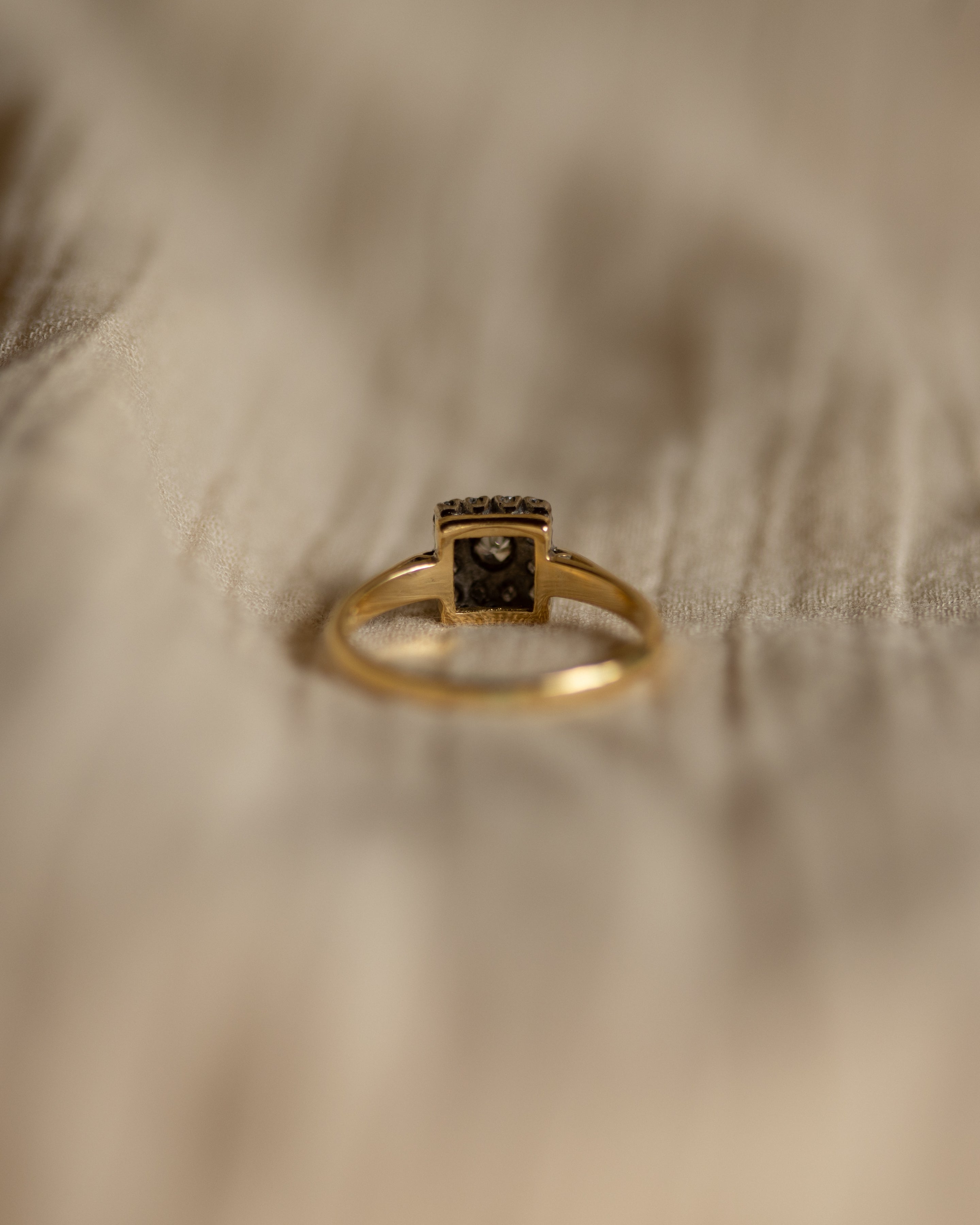 Gwendolyn Vintage 18ct Gold Diamond Cluster Ring