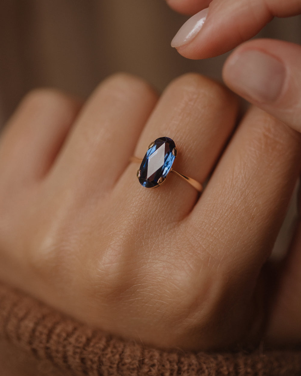 Corinne Antique 9ct Gold Solitaire Sapphire Ring