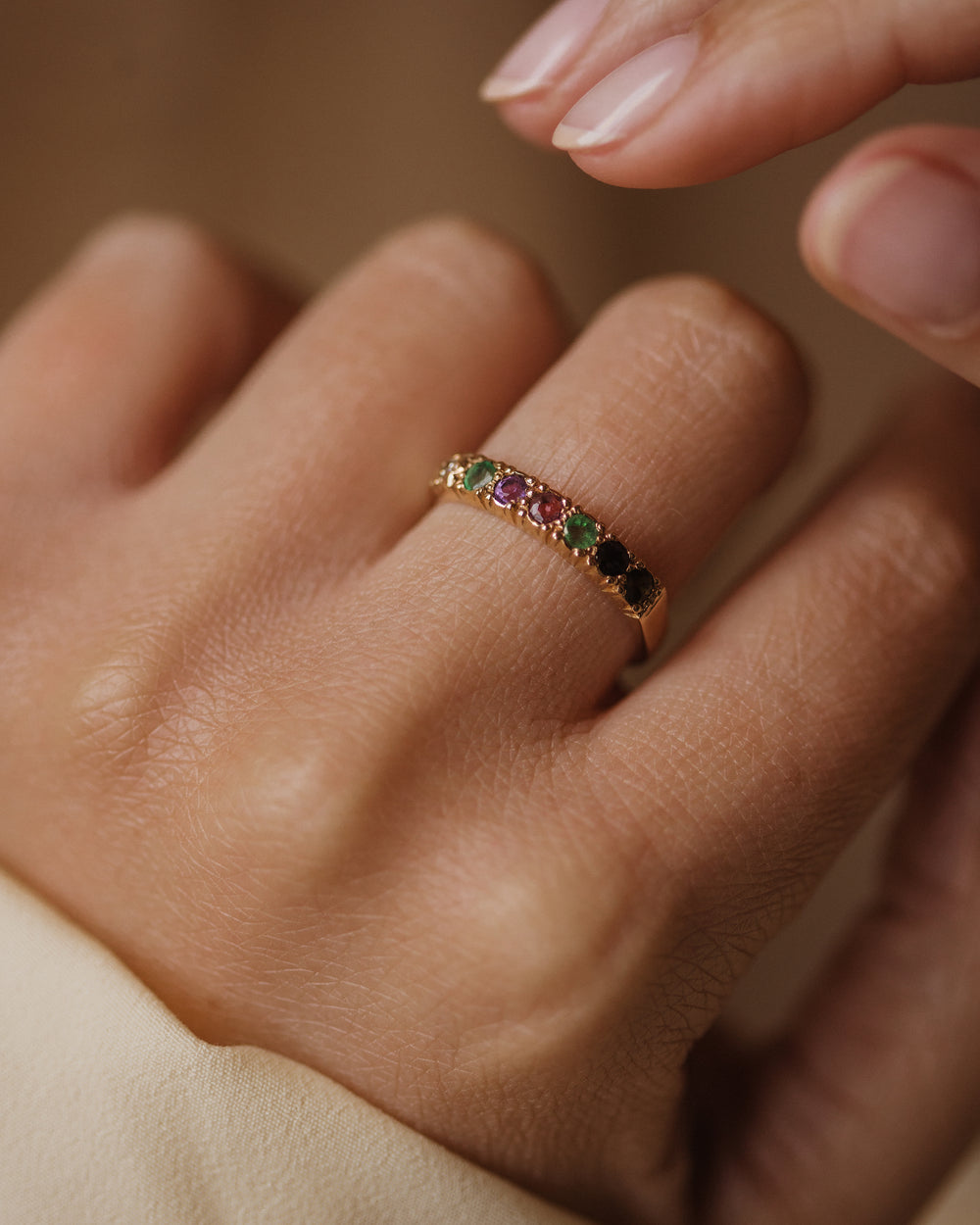 June 1989 Vintage 9ct Gold Dearest Acrostic Ring