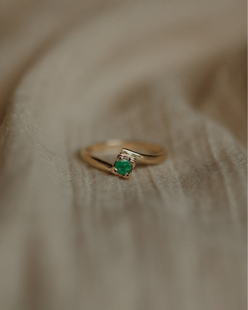 Catalina 1980 Vintage 9ct Gold Emerald Crossover Ring
