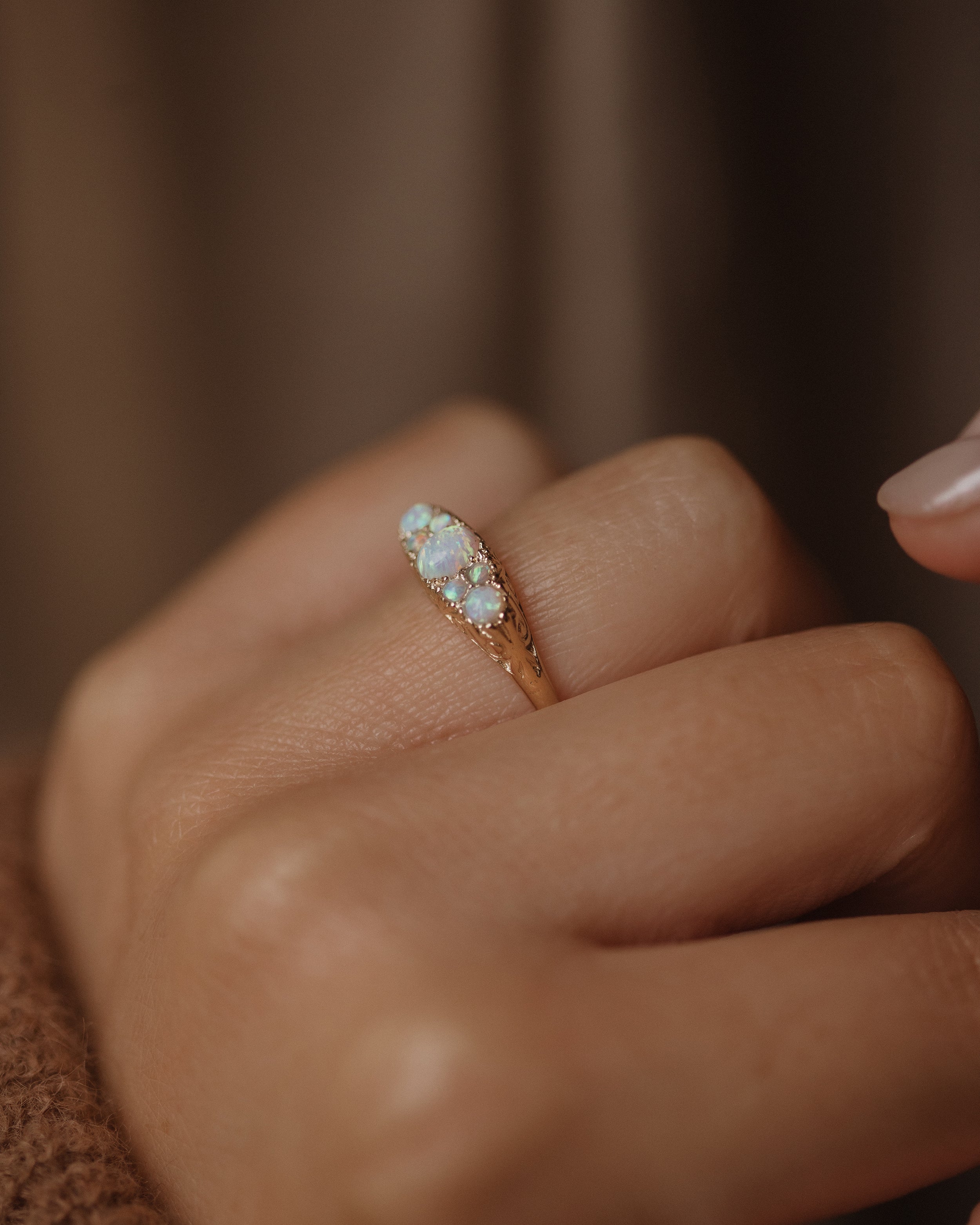 Sevenesty Rings Bessie Vintage 9ct Gold Opal Seven Stone Ring | Rock n Rose