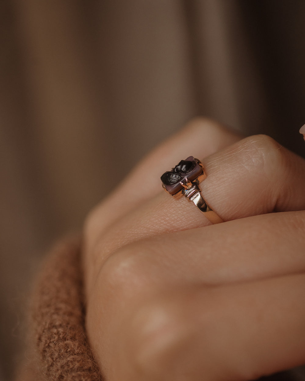 Johanna Vintage 9ct Gold Agate Cameo Ring