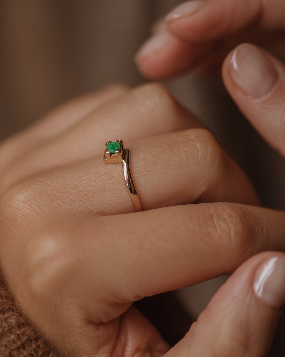 Catalina 1980 Vintage 9ct Gold Emerald Crossover Ring