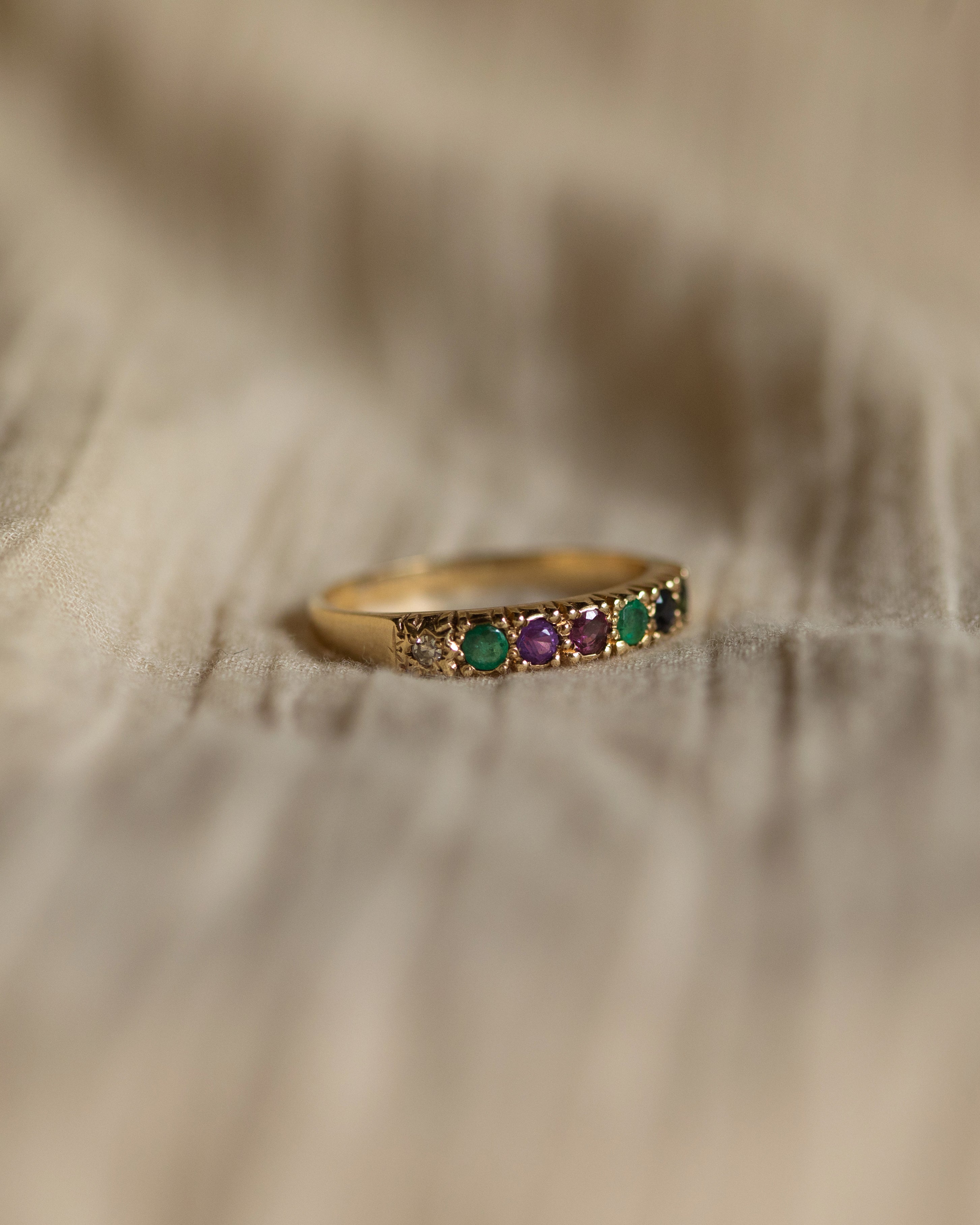 June 1989 Vintage 9ct Gold Dearest Acrostic Ring