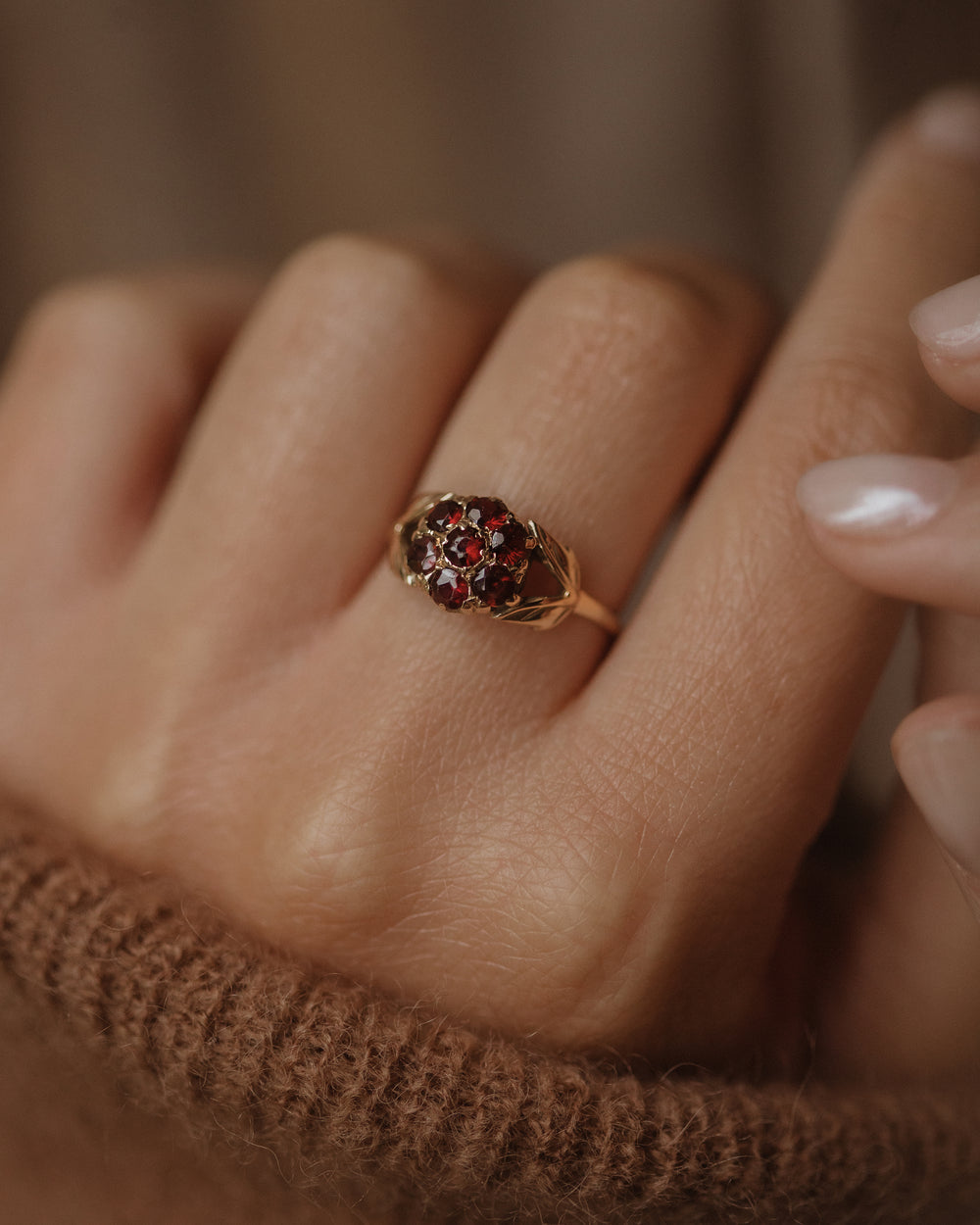Flora Vintage 9ct Gold Garnet Flower Cluster Ring