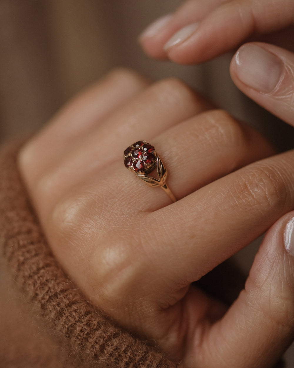 Flora Vintage 9ct Gold Garnet Flower Cluster Ring