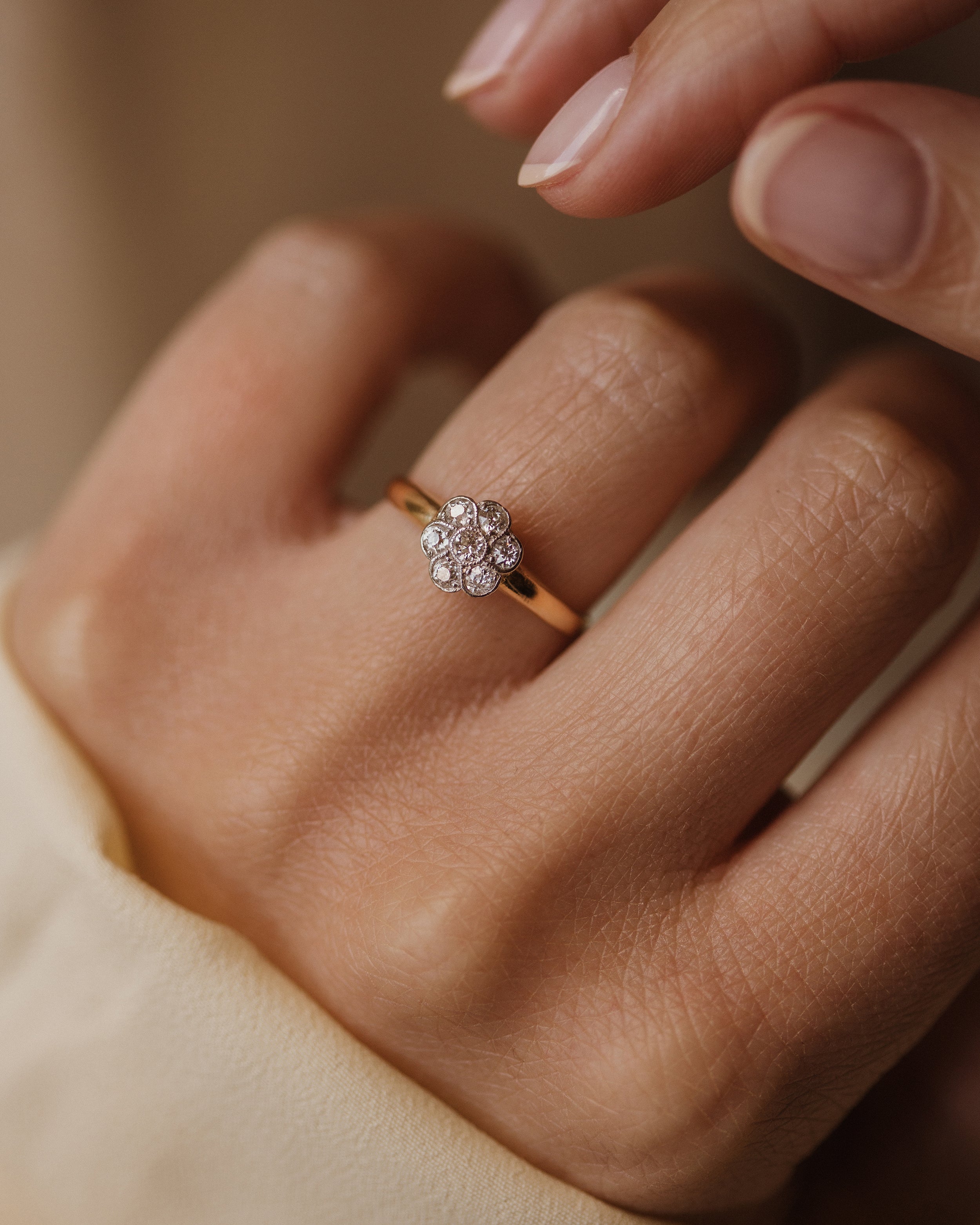 Image of Roberta Antique 18ct Gold Diamond Daisy Cluster Ring