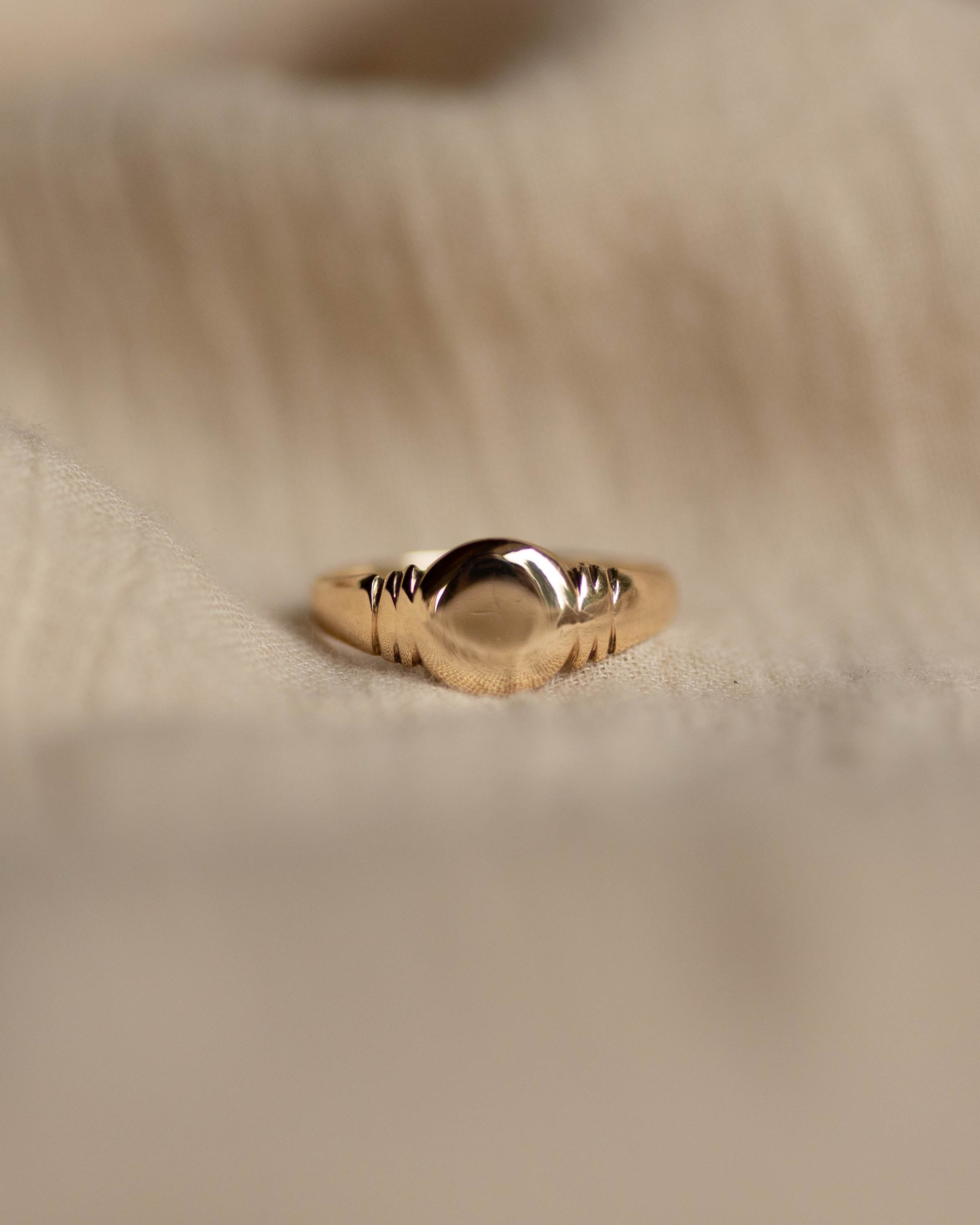 Rosalía 1922 Antique 9ct Gold Signet Ring