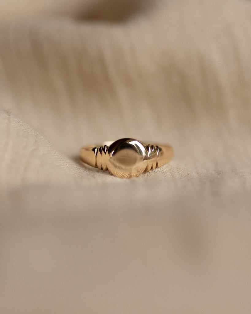 Rosalía 1922 Antique 9ct Gold Signet Ring