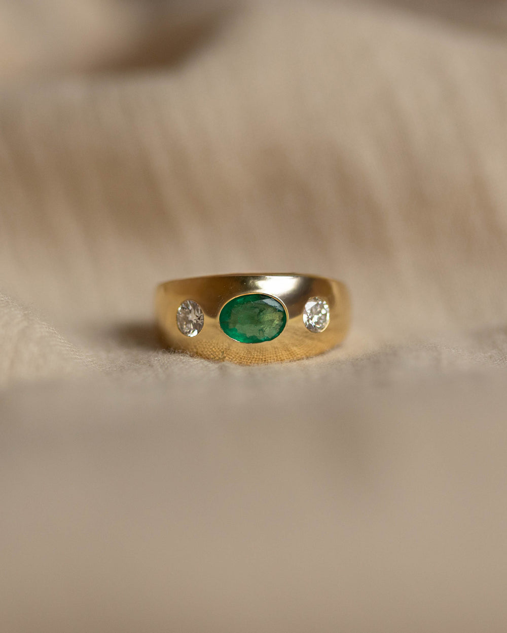 Grace Vintage 18ct Gold Emerald & Diamond Trilogy Rubover Ring