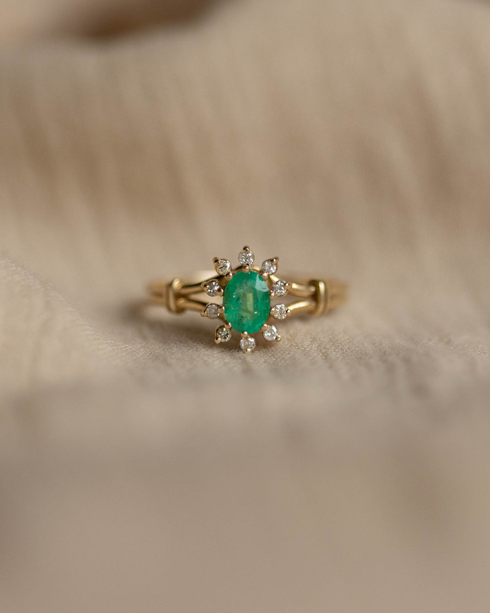 Joyce Vintage 9ct Gold Emerald & Diamond Cluster Ring