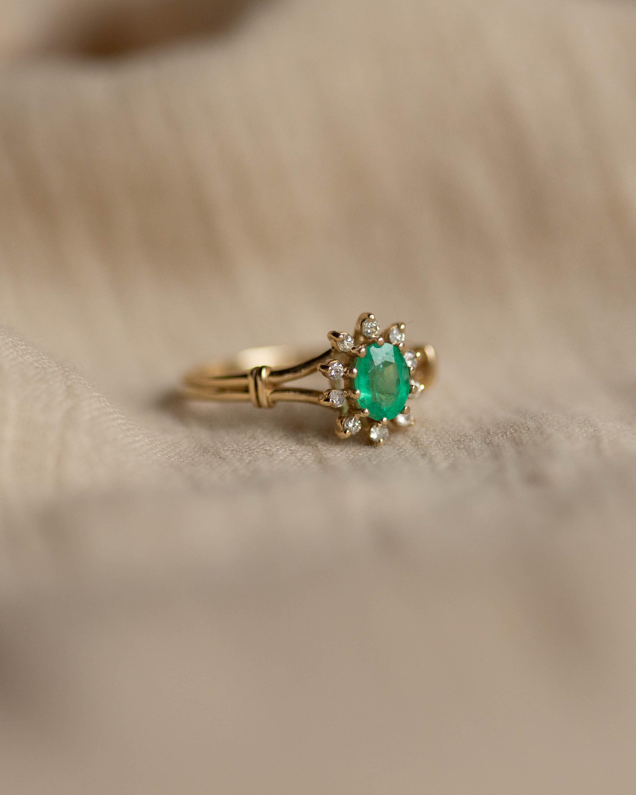 Joyce Vintage 9ct Gold Emerald & Diamond Cluster Ring